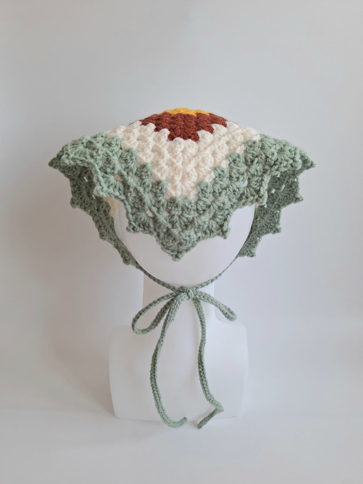 Gehaakte bandana | Geel, roestbruin, crème en sagegroen - 152539 Gehaakte bandana | Geel, roestbruin, crème en sagegroen