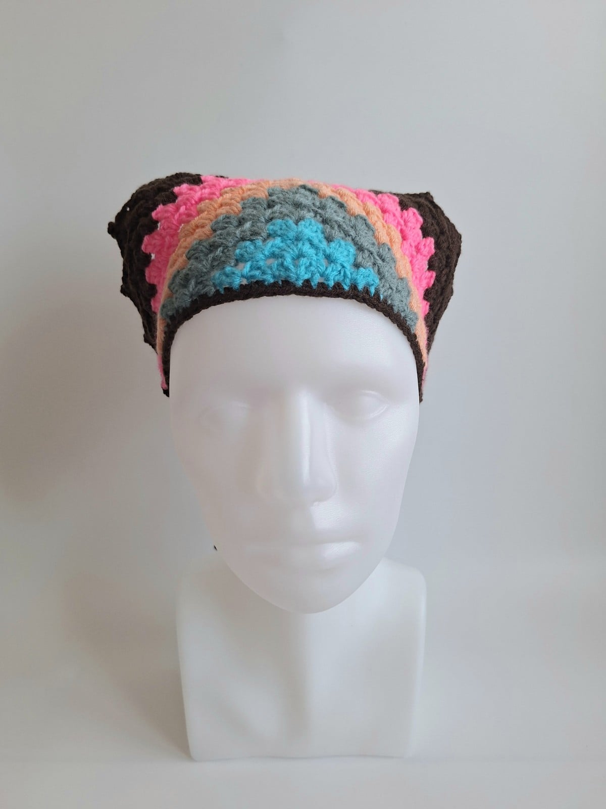 Gehaakte bandana | Turquoise, denimblauw, perzikoranje, neon roze en … - 152569 Gehaakte bandana | Turquoise, denimblauw, perzikoranje, neon roze en donkerbruin