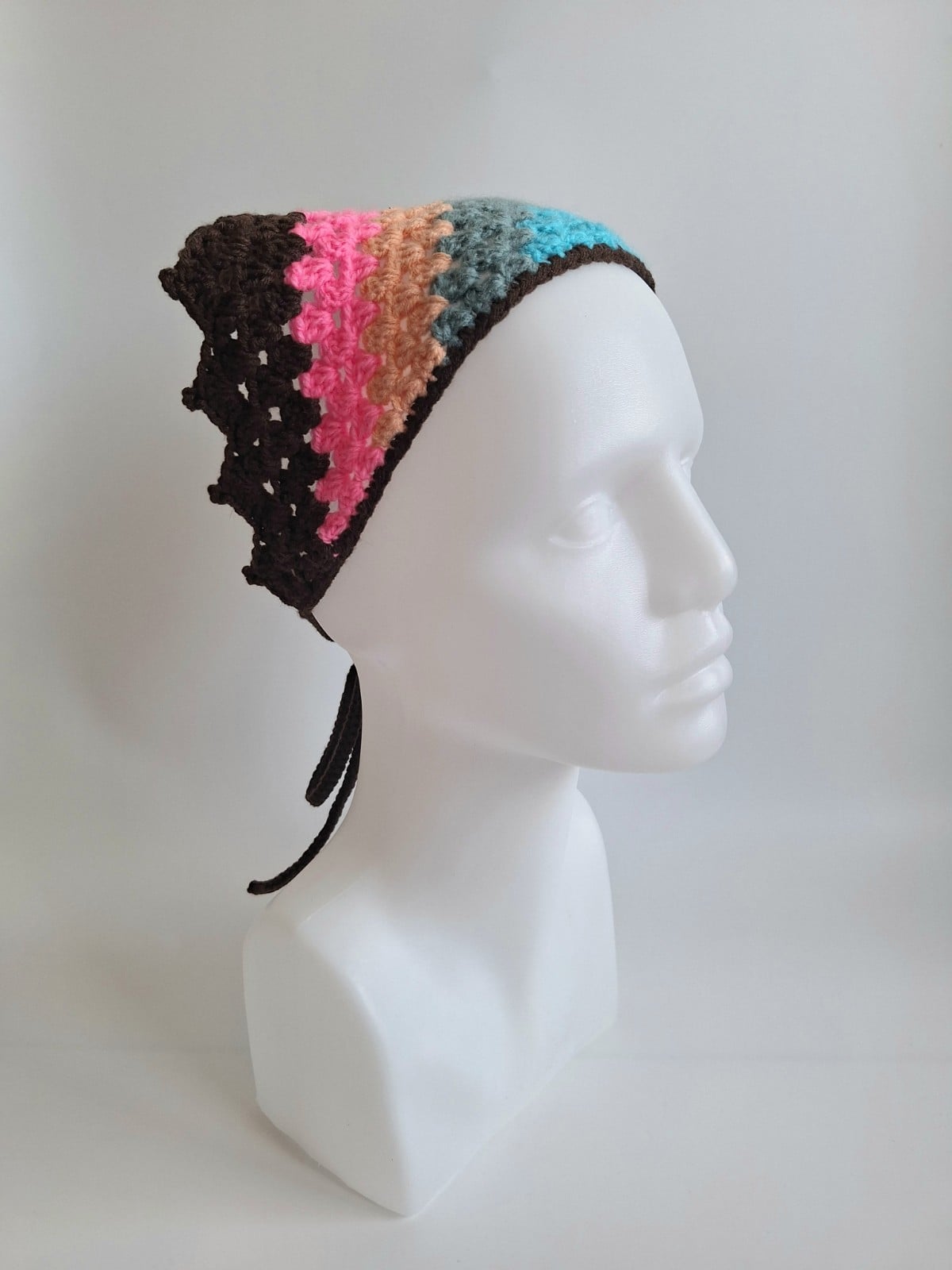 Gehaakte bandana | Turquoise, denimblauw, perzikoranje, neon roze en … - 152573 Gehaakte bandana | Turquoise, denimblauw, perzikoranje, neon roze en donkerbruin
