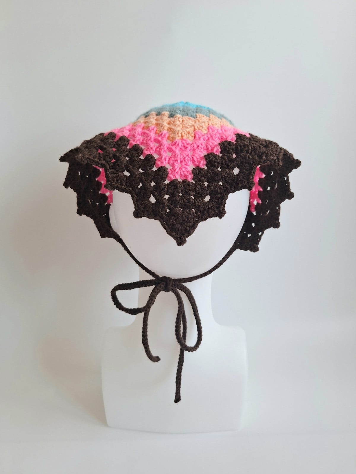 Gehaakte bandana | Turquoise, denimblauw, perzikoranje, neon roze en … - 152575 Gehaakte bandana | Turquoise, denimblauw, perzikoranje, neon roze en donkerbruin