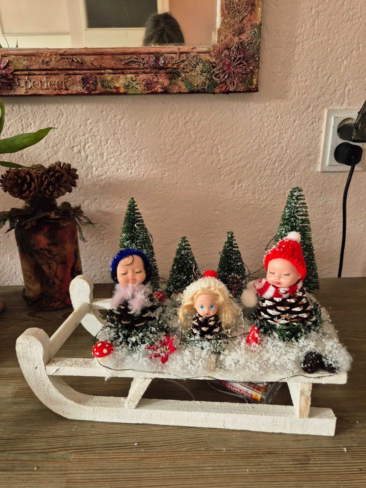 Winterelfjes op de Slee – Handgemaakt Kersttafereel met Verlichting - 153426 Winterelfjes op de Slee – Handgemaakt Kersttafereel met Verlichting