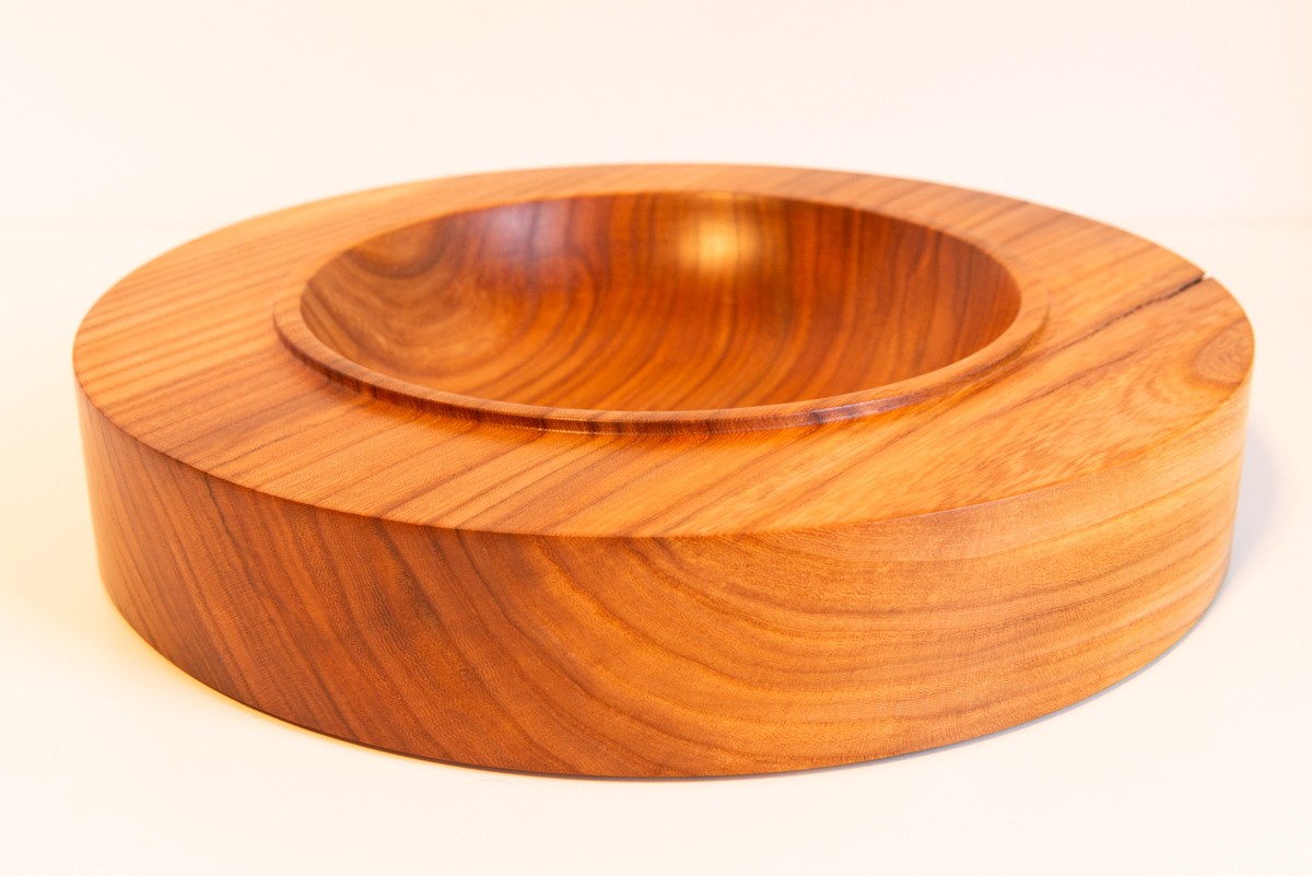 Groot iepenhouten object