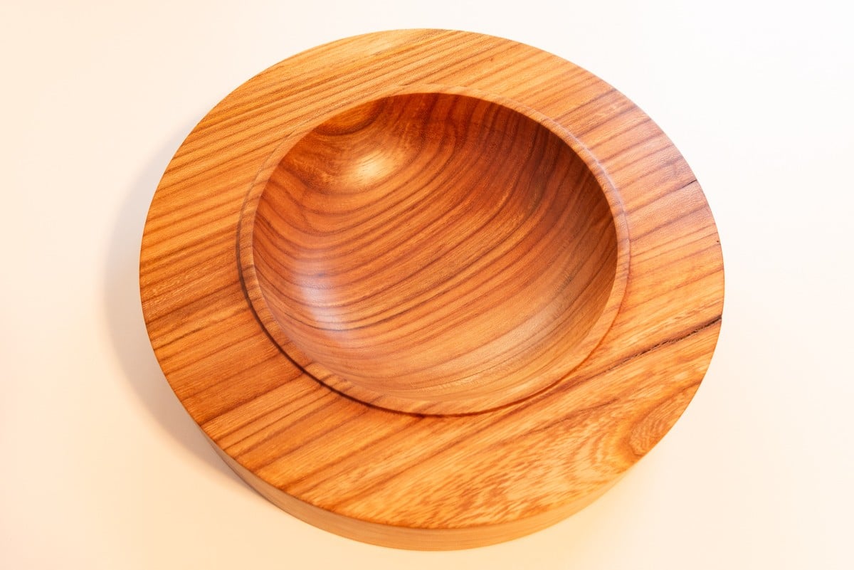 Groot iepenhouten object