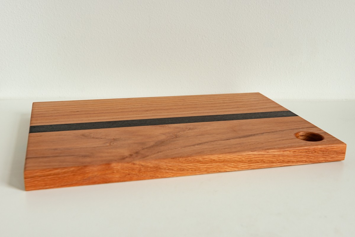 Snijplank in de combinatie rood eiken / wengé