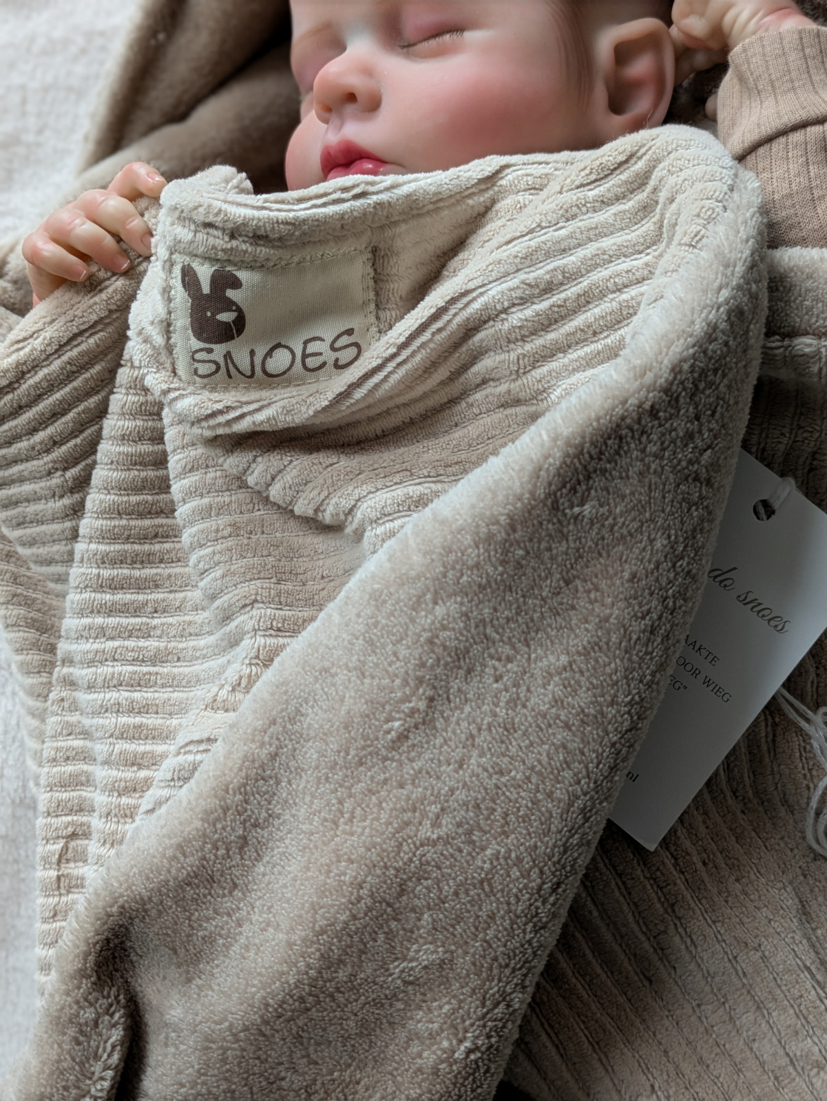 Handgemaakte wikkeldekens van ribfluweel | Taupe & off-white | Baby … - 153093 Handgemaakte wikkeldekens van ribfluweel | Taupe & off-white | Baby 🤍