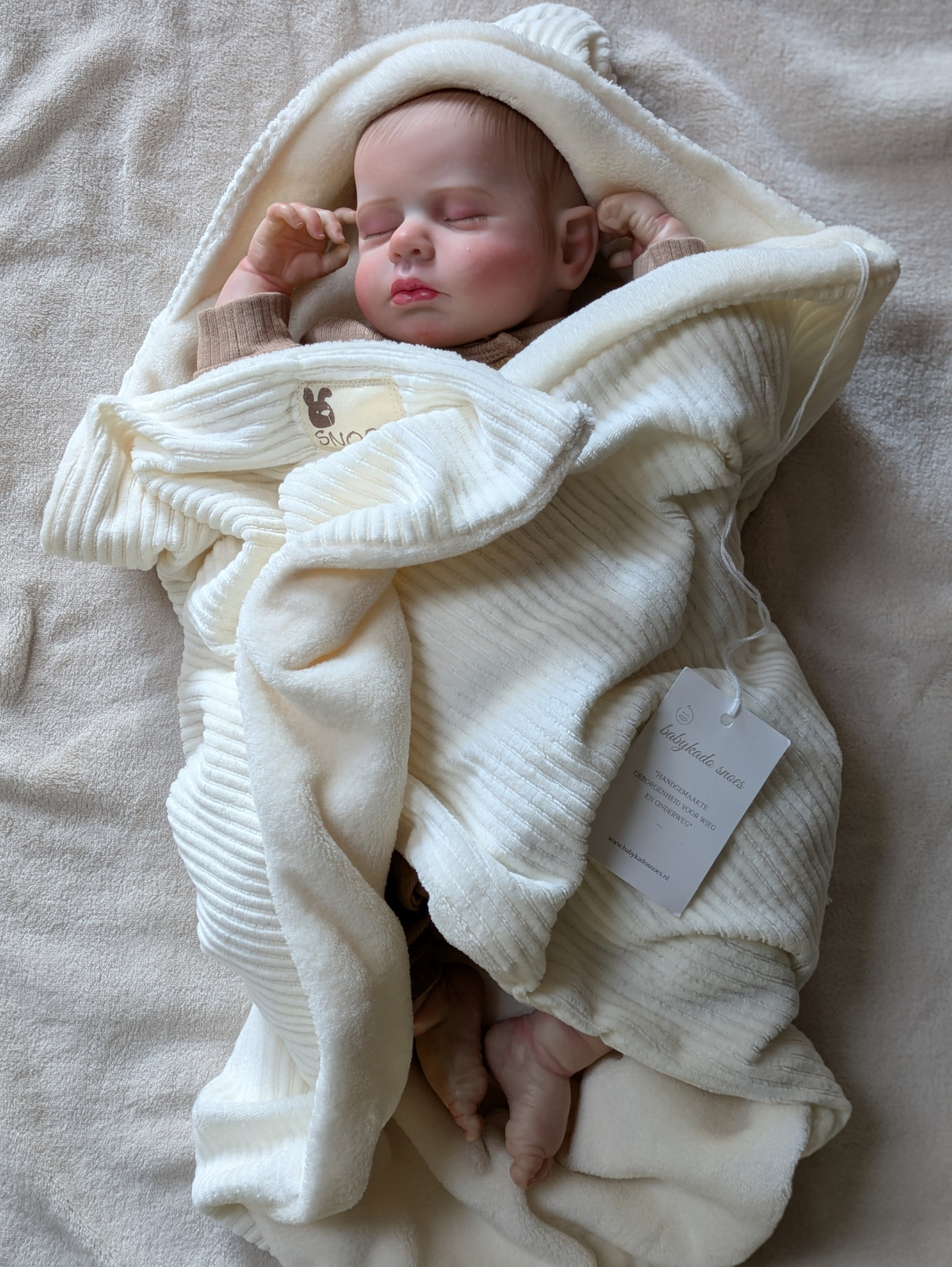 Handgemaakte wikkeldekens van ribfluweel | Taupe & off-white | Baby … - 153100 Handgemaakte wikkeldekens van ribfluweel | Taupe & off-white | Baby 🤍