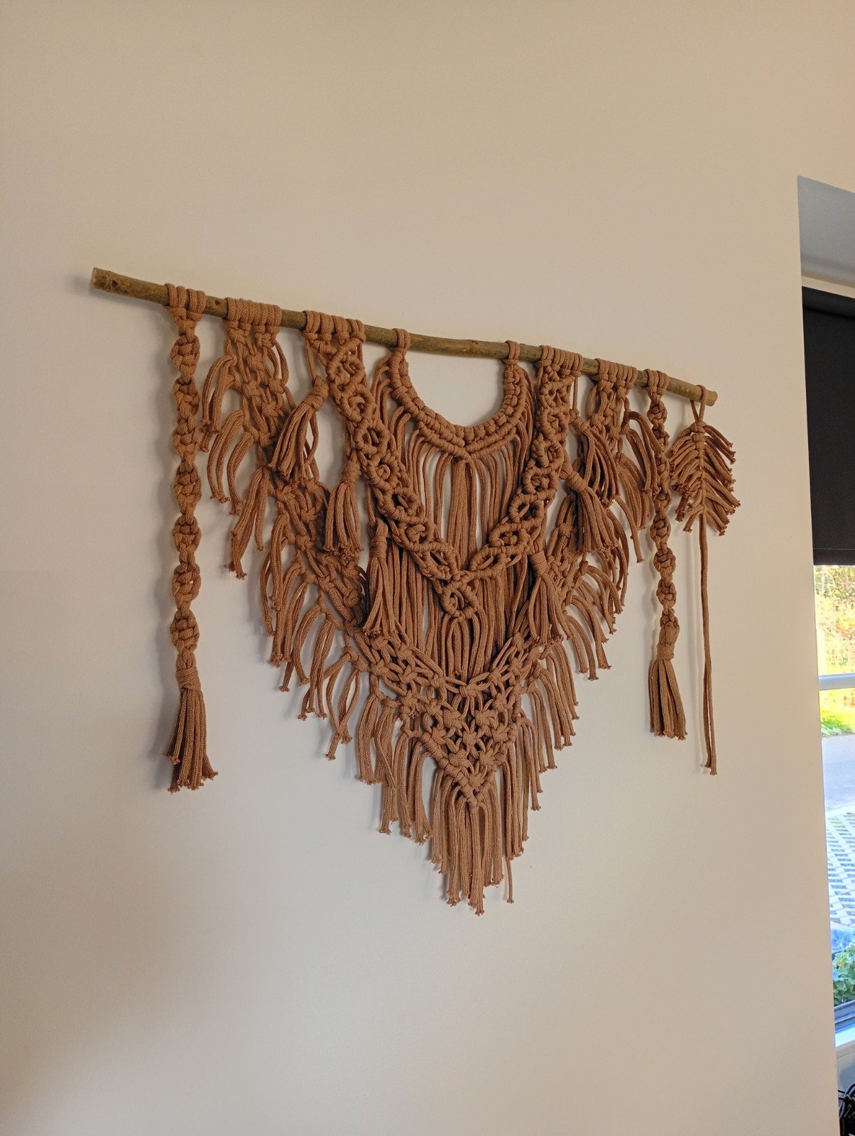 Wanddecoratie, macramé, camel