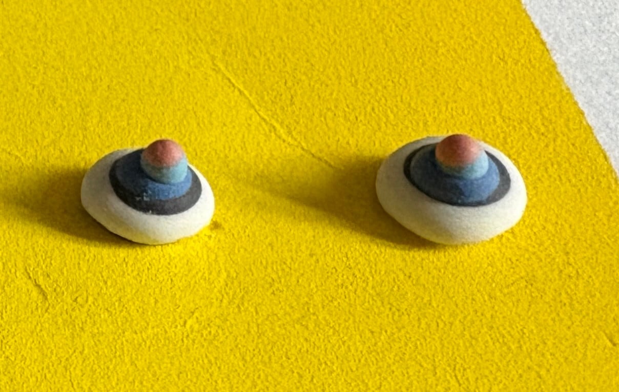 Oorknopjes aan zilveren oorsteker 2