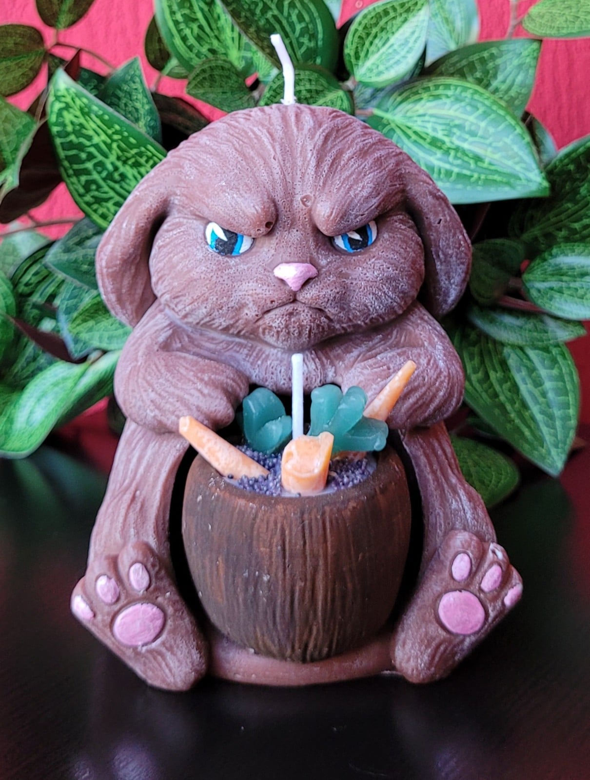 Chagrijnig boos konijnenkaars - Grumpy Gerrit (bruin)
