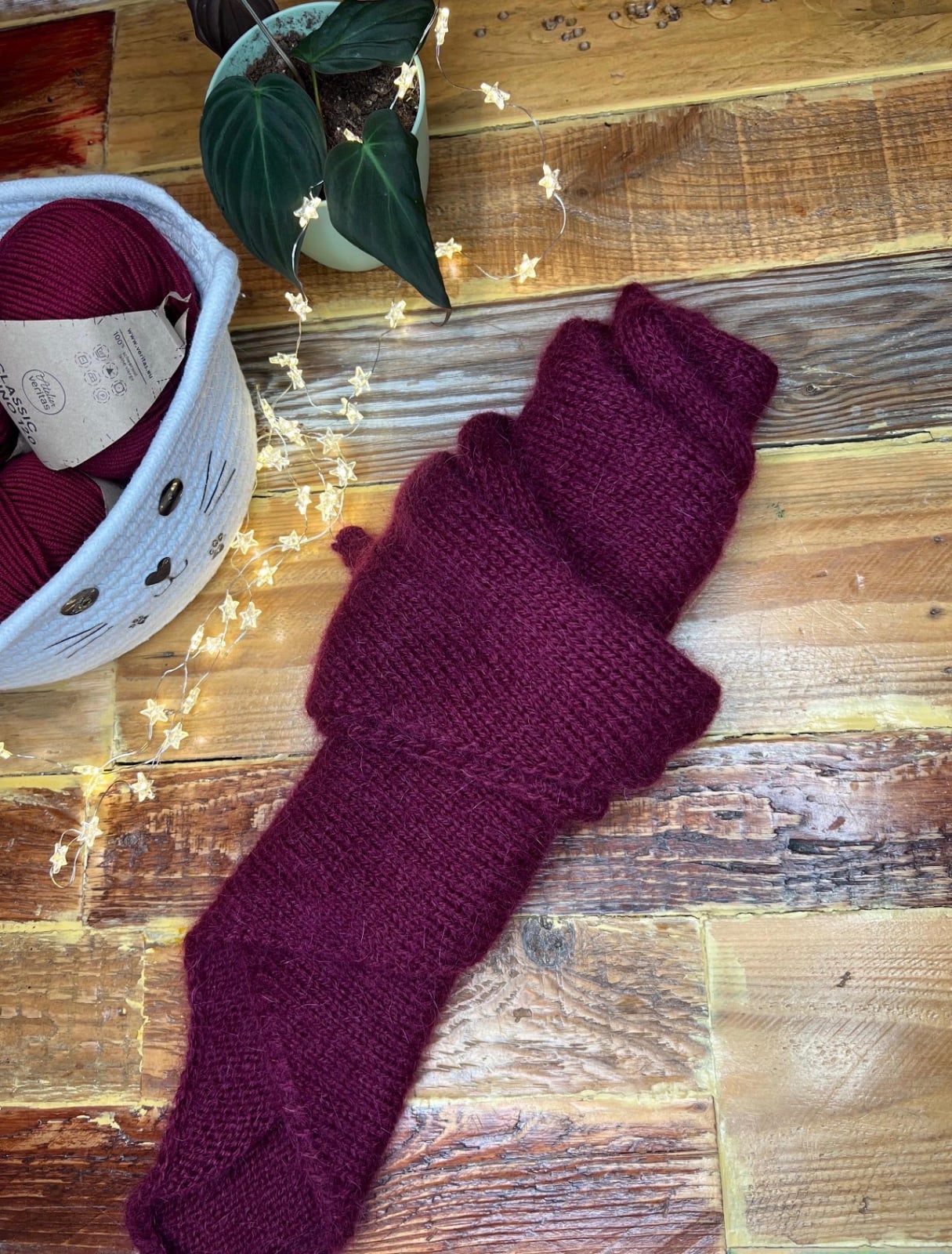 Handgemaakte bordeaux mohair driehoekssjaal - 150585 Handgemaakte bordeaux mohair driehoekssjaal