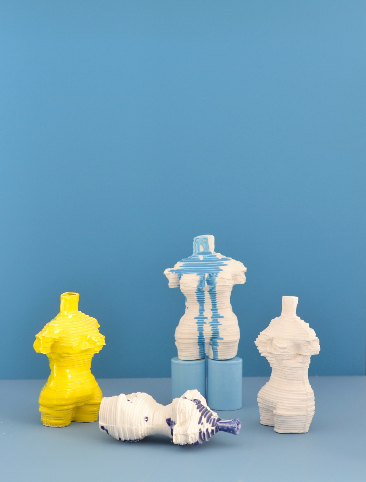 Modern vrouw beeld keramiek – uniek 3D kunstobject & klein vaasje