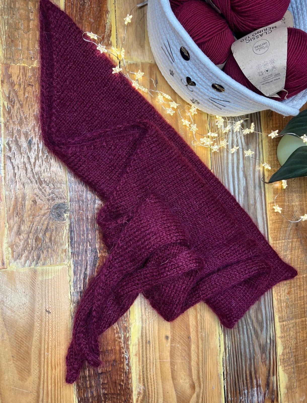 Handgemaakte bordeaux mohair driehoekssjaal - 150586 Handgemaakte bordeaux mohair driehoekssjaal