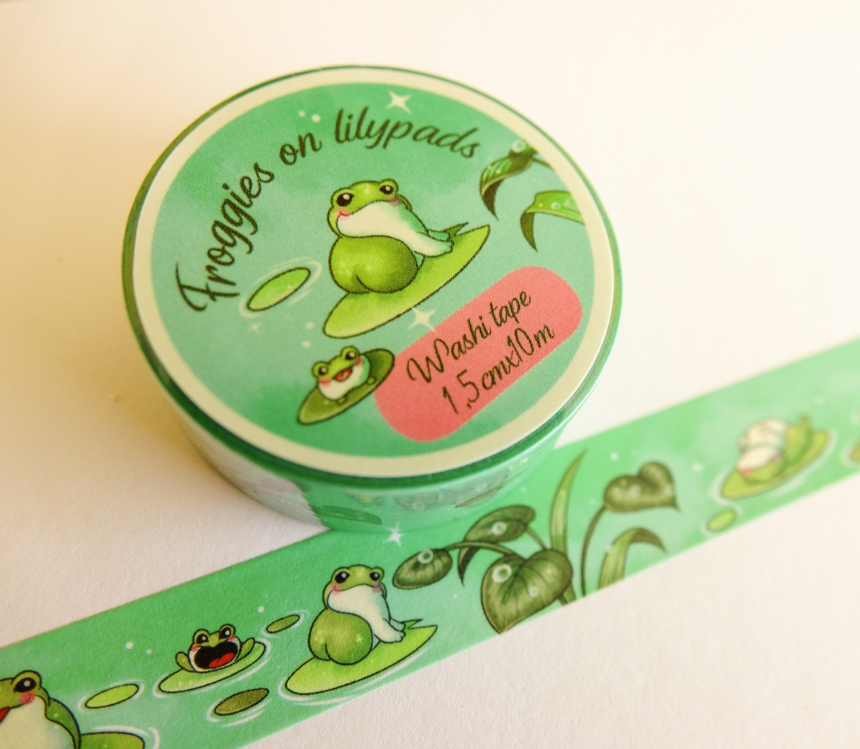 Washi tape froggies on lilypads, kikkers in de vijver met lelies 1,5c… - 153930 Washi tape froggies on lilypads, kikkers in de vijver met lelies 1,5cmx10m
