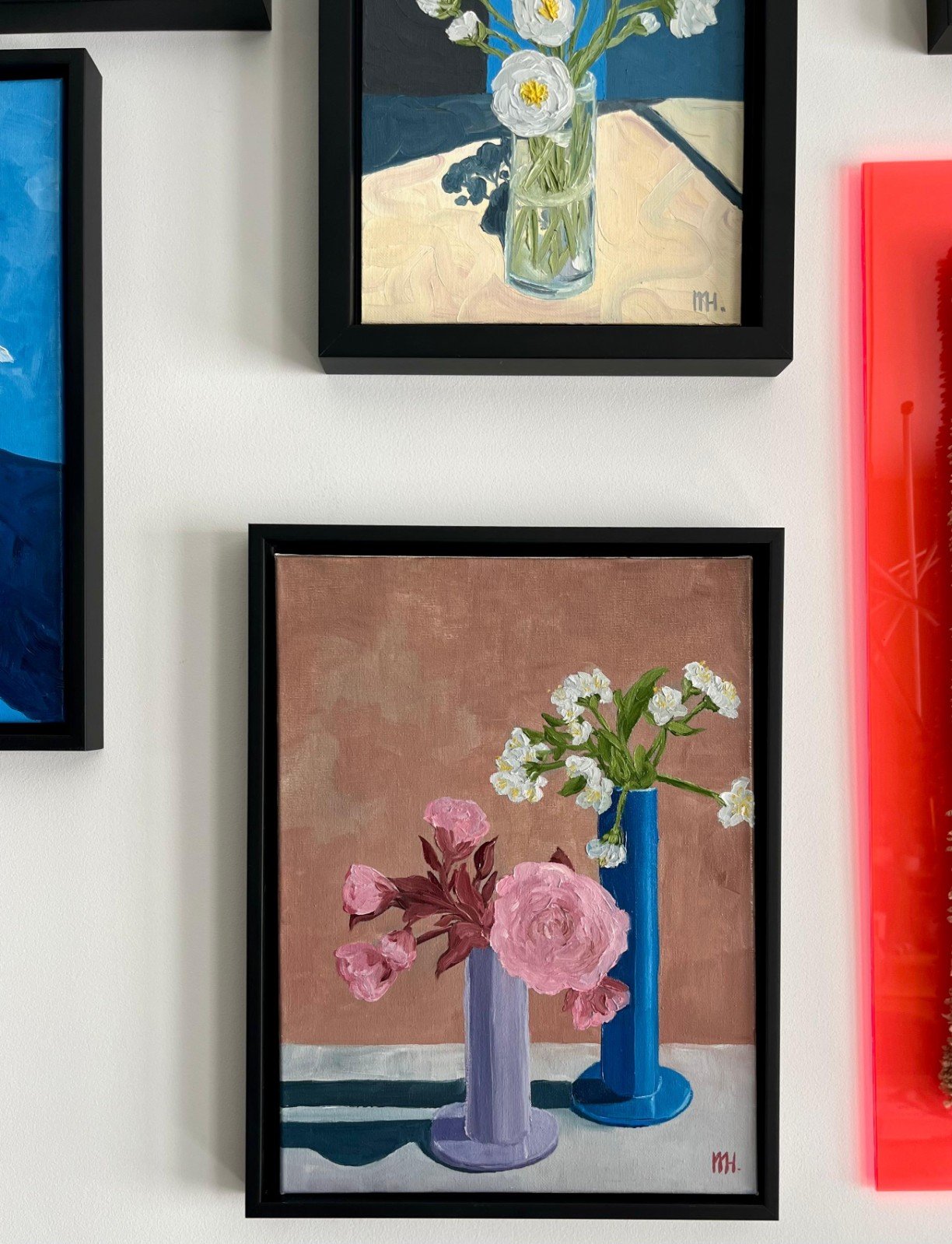 Schilderij "Random houseware + flowers" - origineel kunstwerk van olieverf