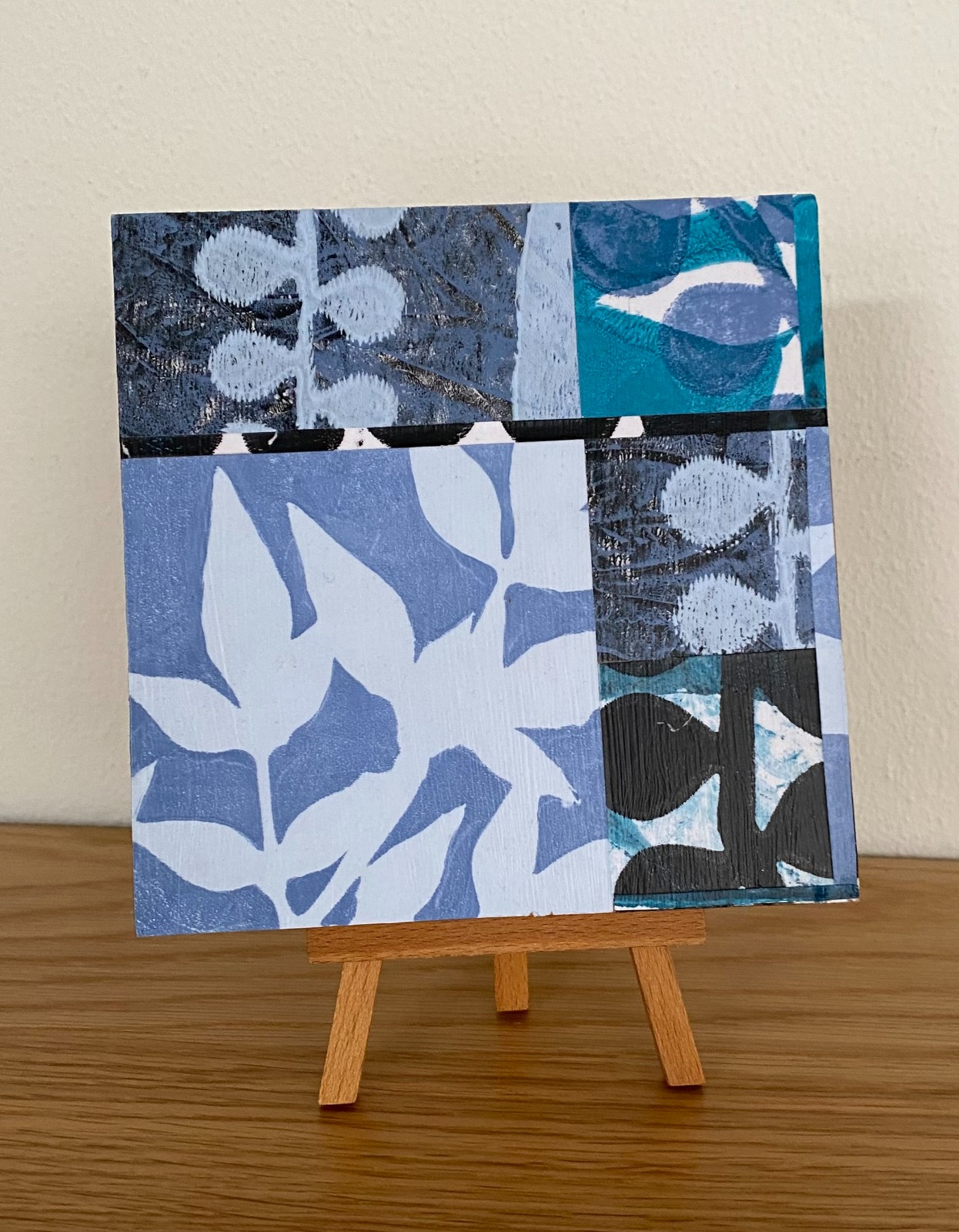 Plant monotype schilderijtje op houten paneel