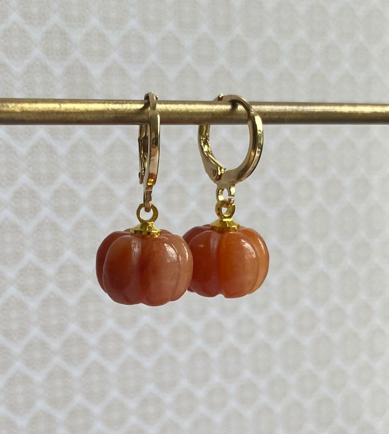 Vergulde oorbellen met pompoentjes van carneool - 96177 Vergulde oorbellen met pompoentjes van carneool