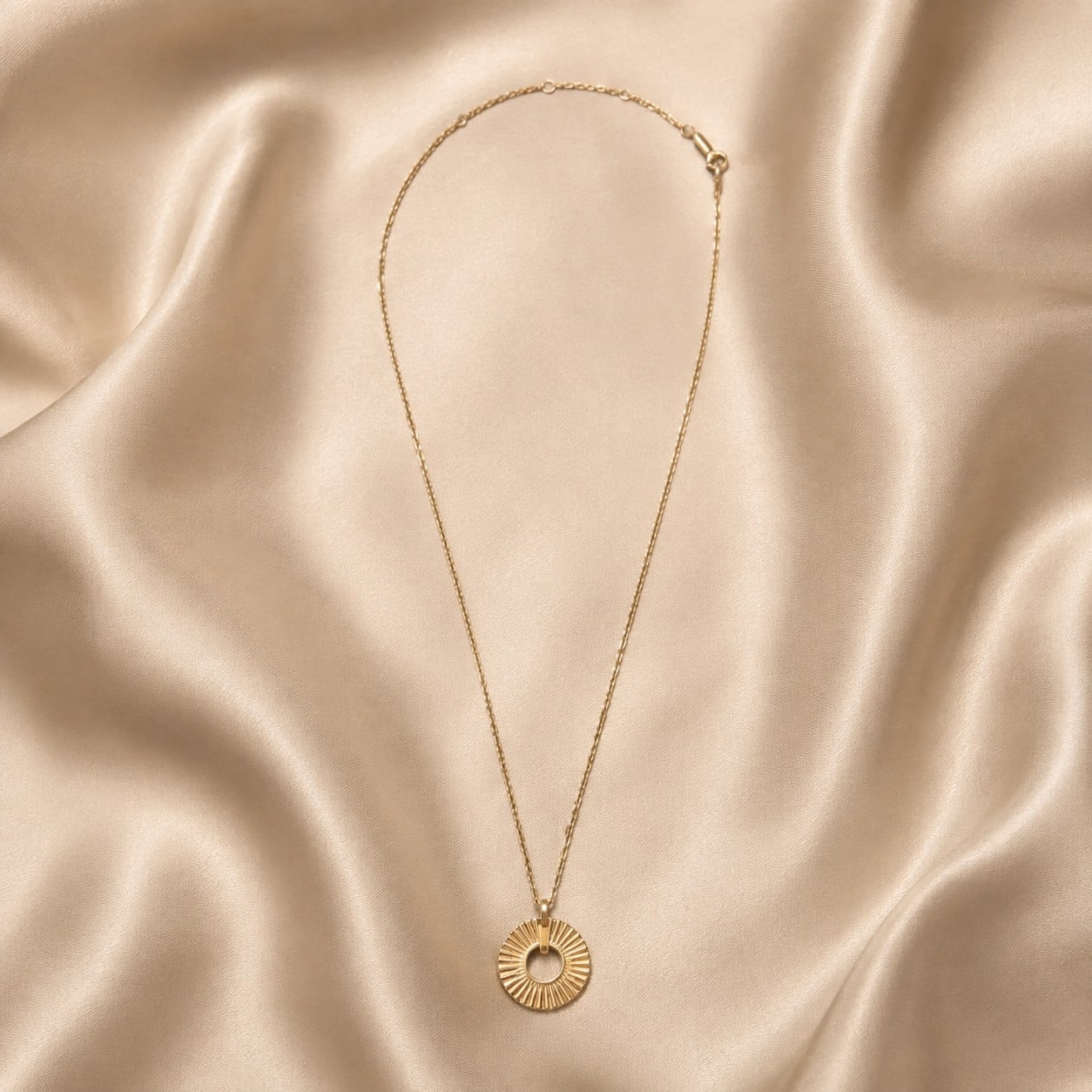 Zilveren Ketting met Zonhanger – 18K Verguld | Minimalistische Goud… - 151169 Zilveren Ketting met Zonhanger – 18K Verguld | Minimalistische Gouden Damesketting