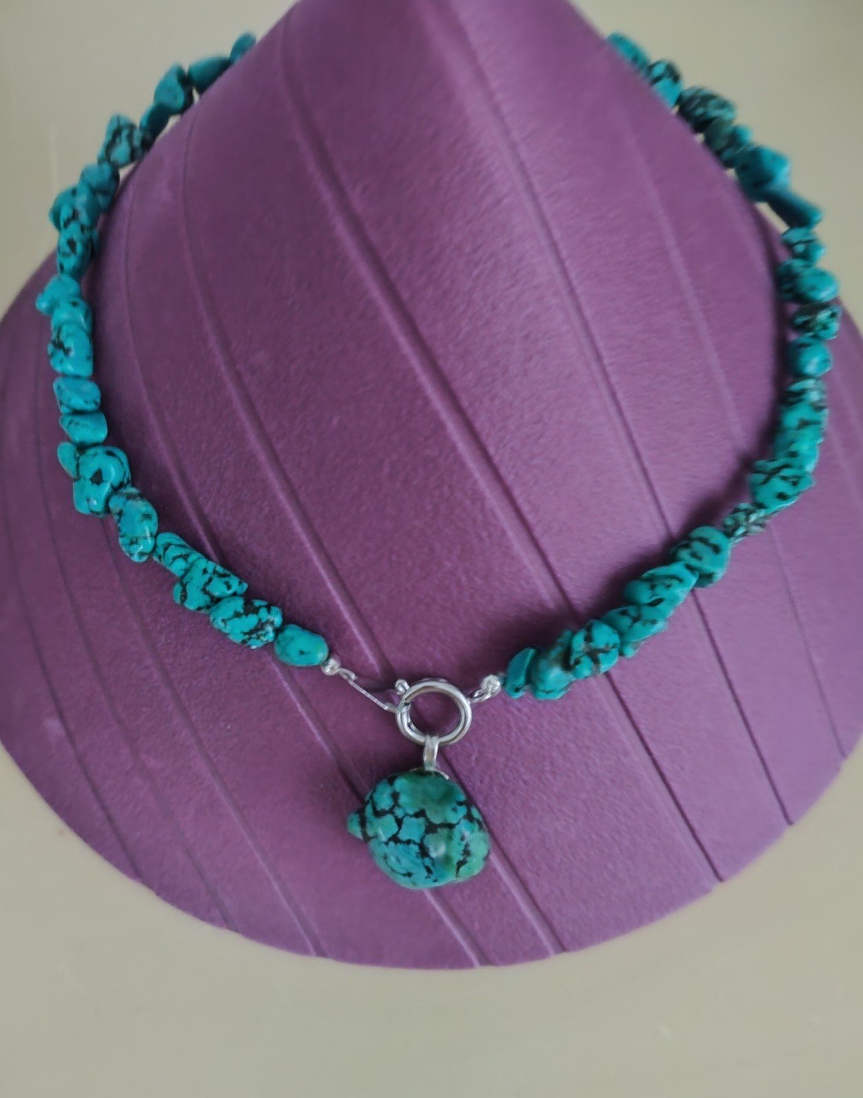 Mooie halsketting van Turquoise Chips