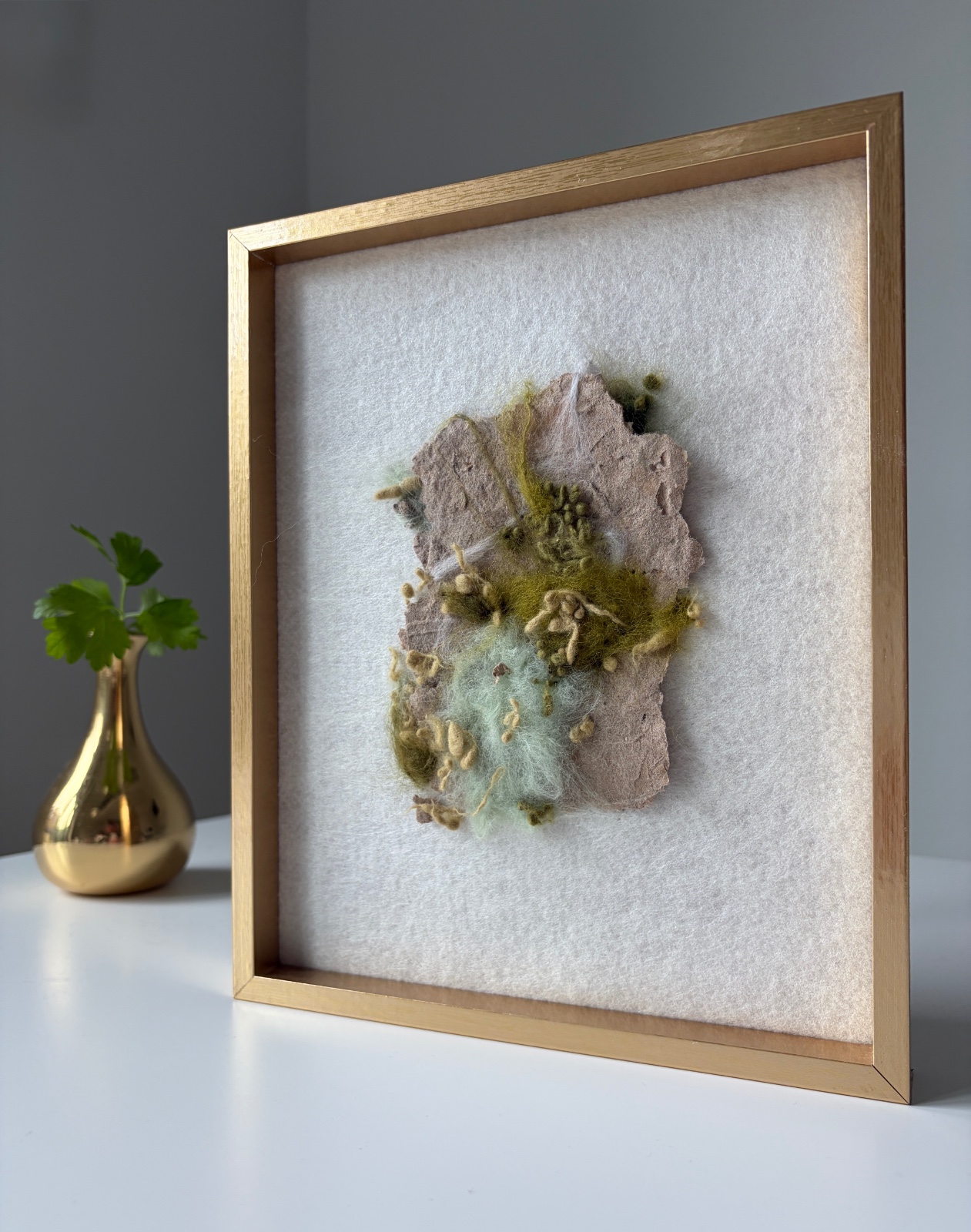 Mos goud - wanddecoratie in wol
