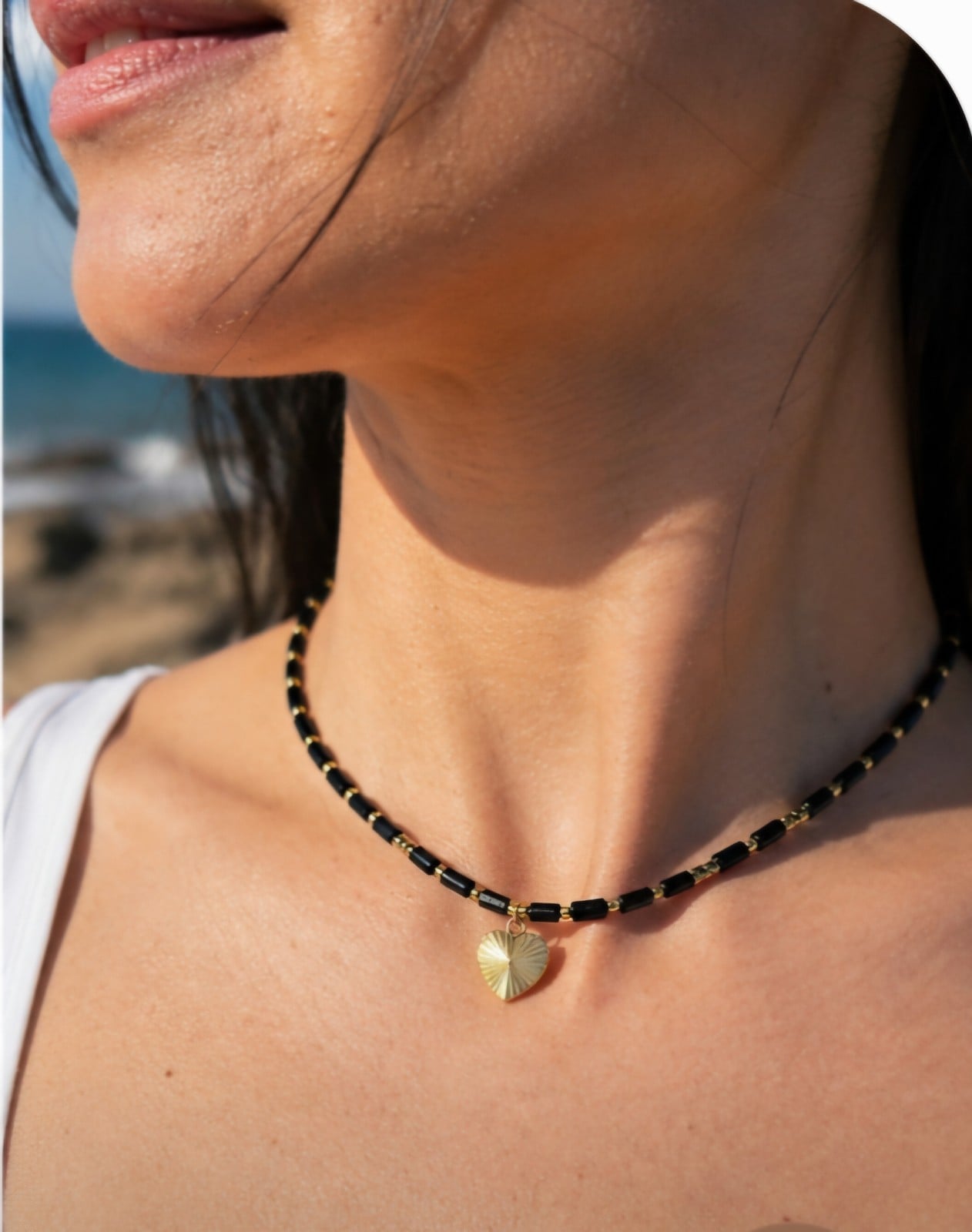 Elegante ketting met zwarte Agaat & hart – RVS 16K verguld