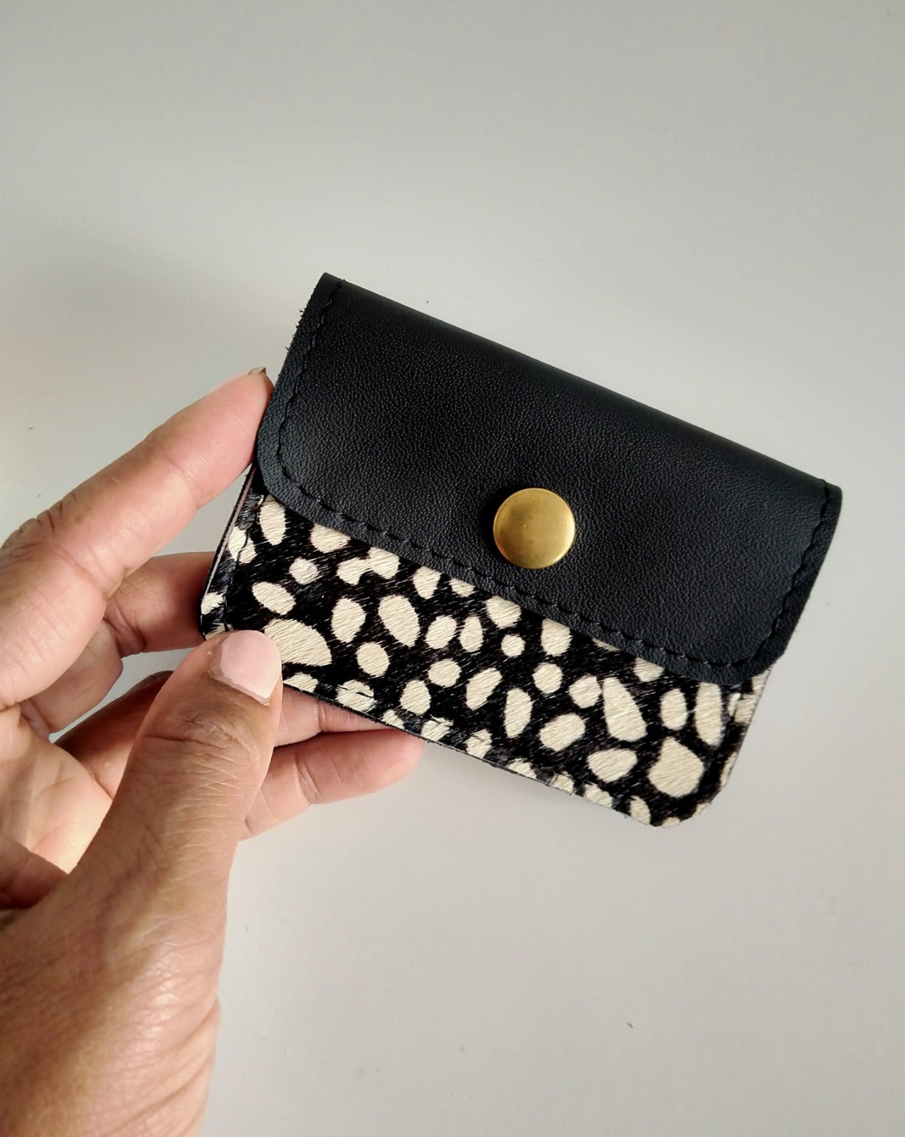 Zwart/wit stippel print Pasjes portemonnee van leer, 2 vakken.