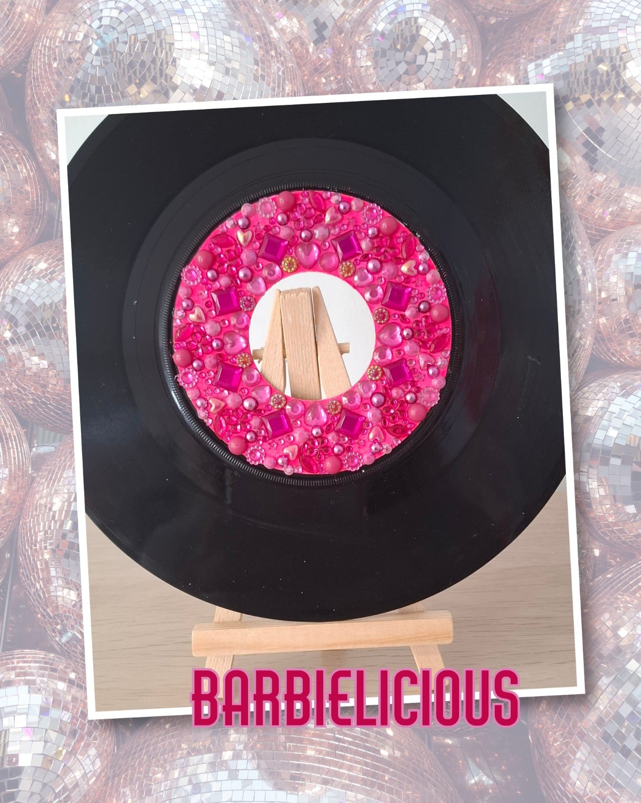Kunst van vinyl: versierde LP 'Barbielicious' - 83380 Kunst van vinyl: versierde LP 'Barbielicious'
