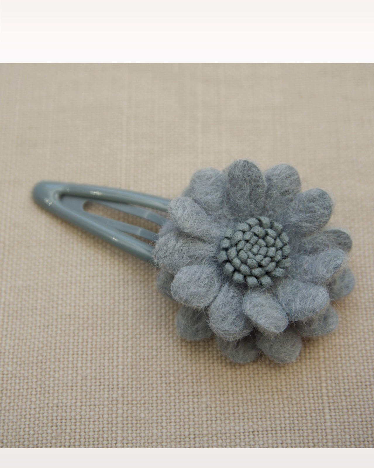 Wollig harige bloem 4,5cm (glimmende haarspeld) - 117945 Wollig harige bloem 4,5cm (glimmende haarspeld)