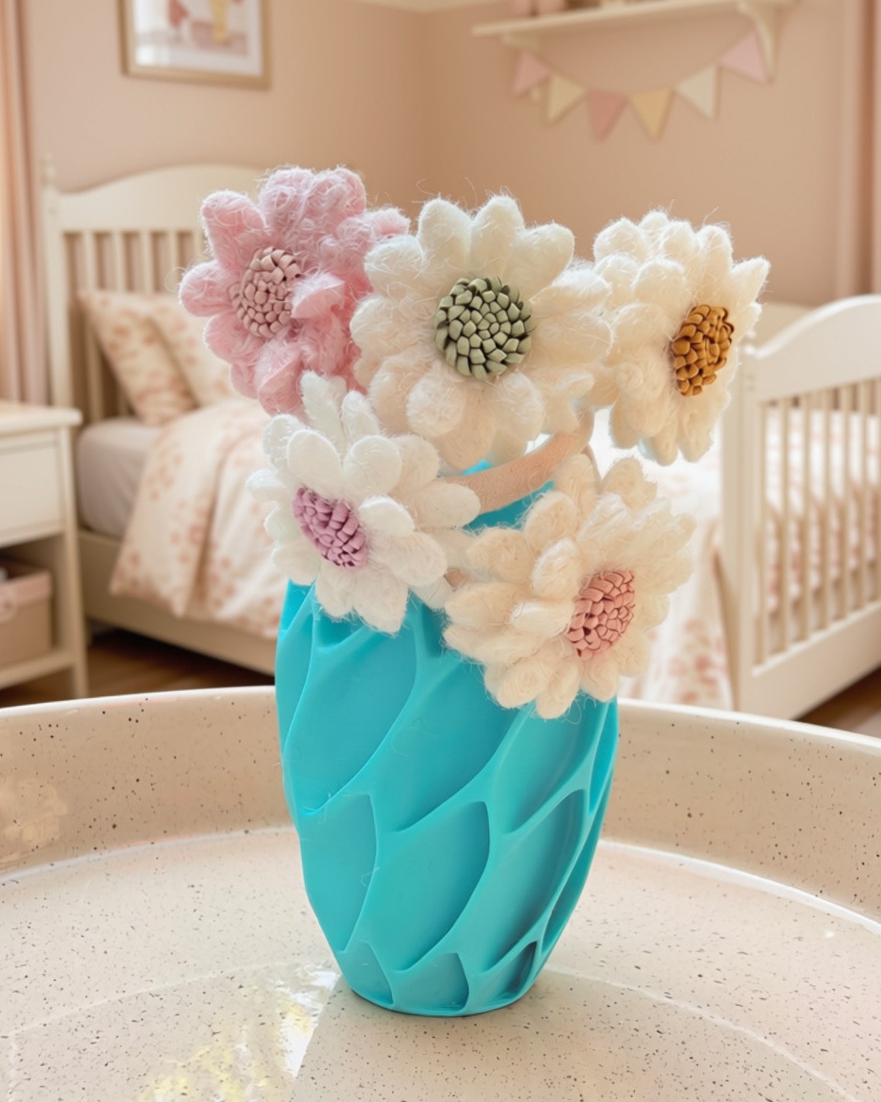 Cadeauset 5x elastieken bloemen in 3D vaas | rond- diverse modellen) - 143366 Cadeauset 5x elastieken bloemen in 3D vaas | rond- diverse kleuren)