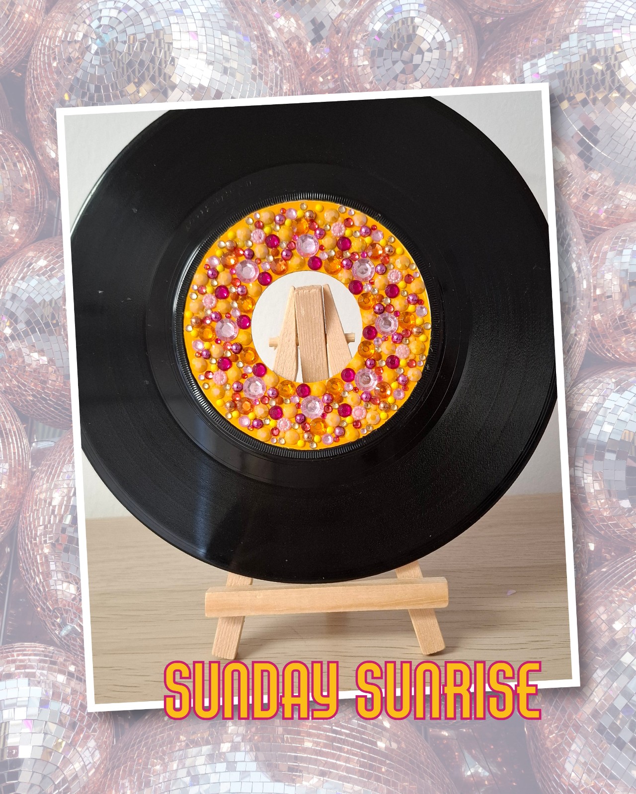 Kunst van vinyl: versierde LP 'Sunday Sunrise' - 86850 Kunst van vinyl: versierde LP 'Sunday Sunrise'