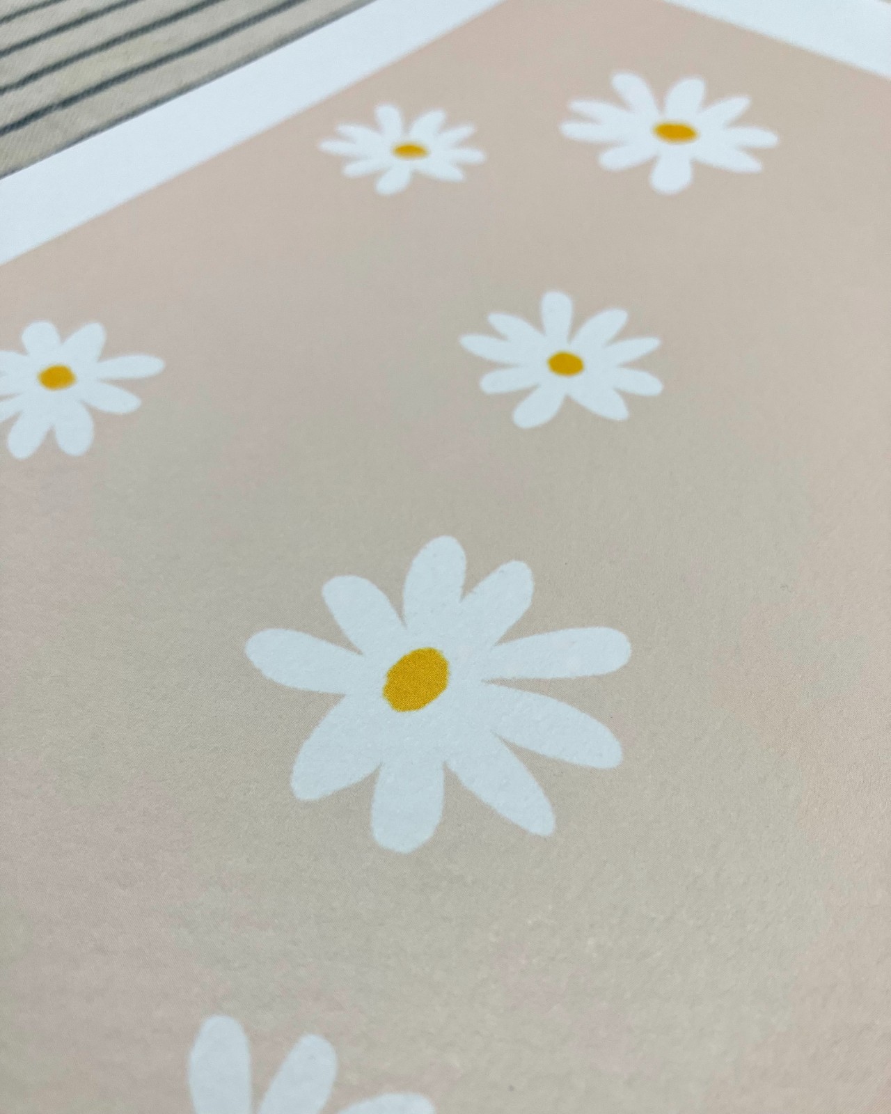 Pastel madeliefjes kunstprint – zachte bloemenillustratie | A4 poster 21x30 cm