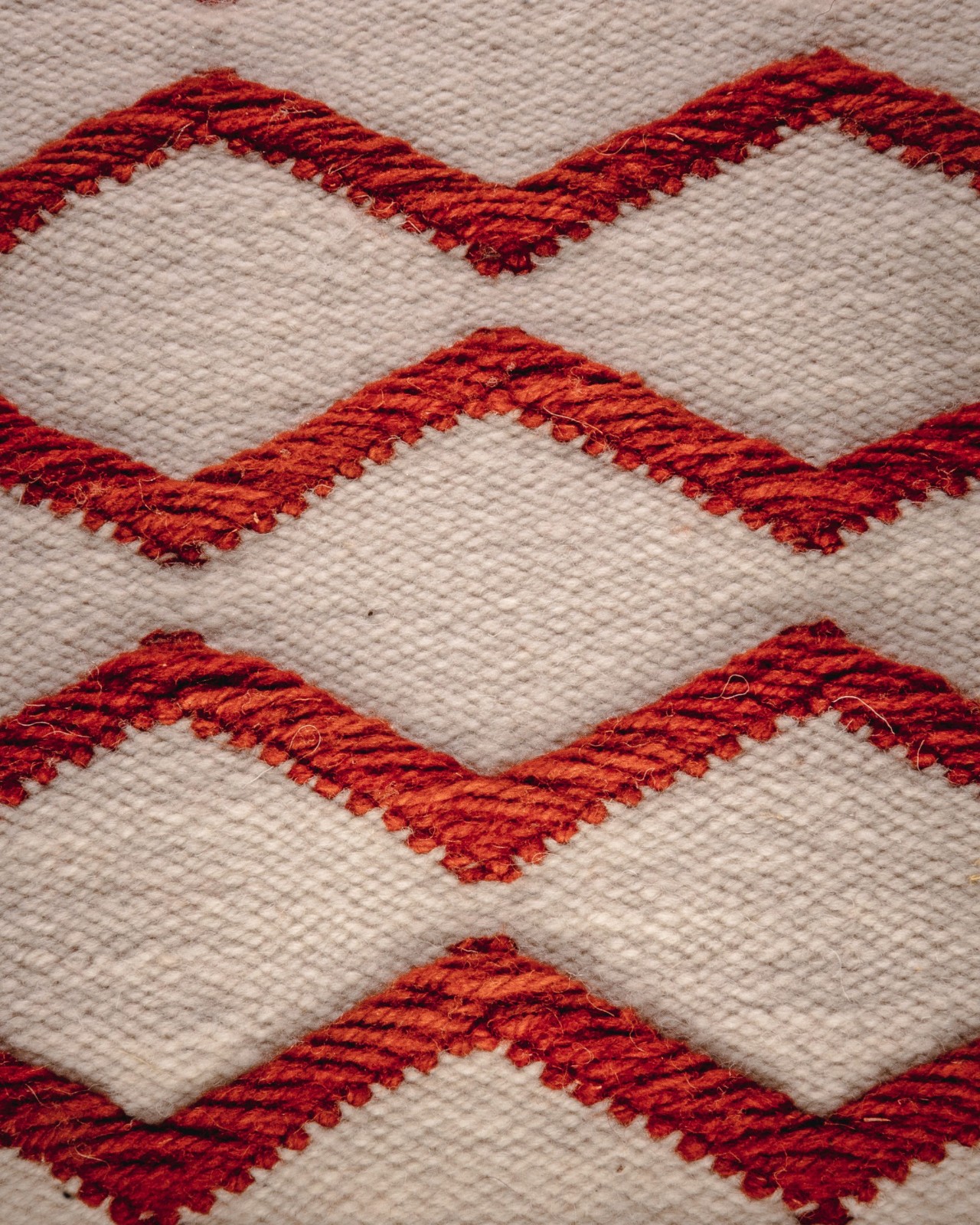 Handgeweven strepen oranje kussen (bank of woonkamer) - 90710 Handgeweven strepen oranje kussen (bank of woonkamer)