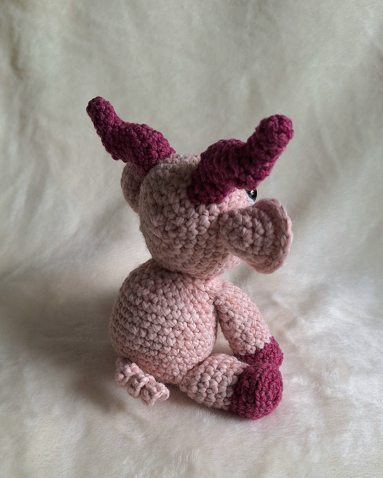 Roze gehaakte geit knuffel - 138689 Roze gehaakte geit knuffel
