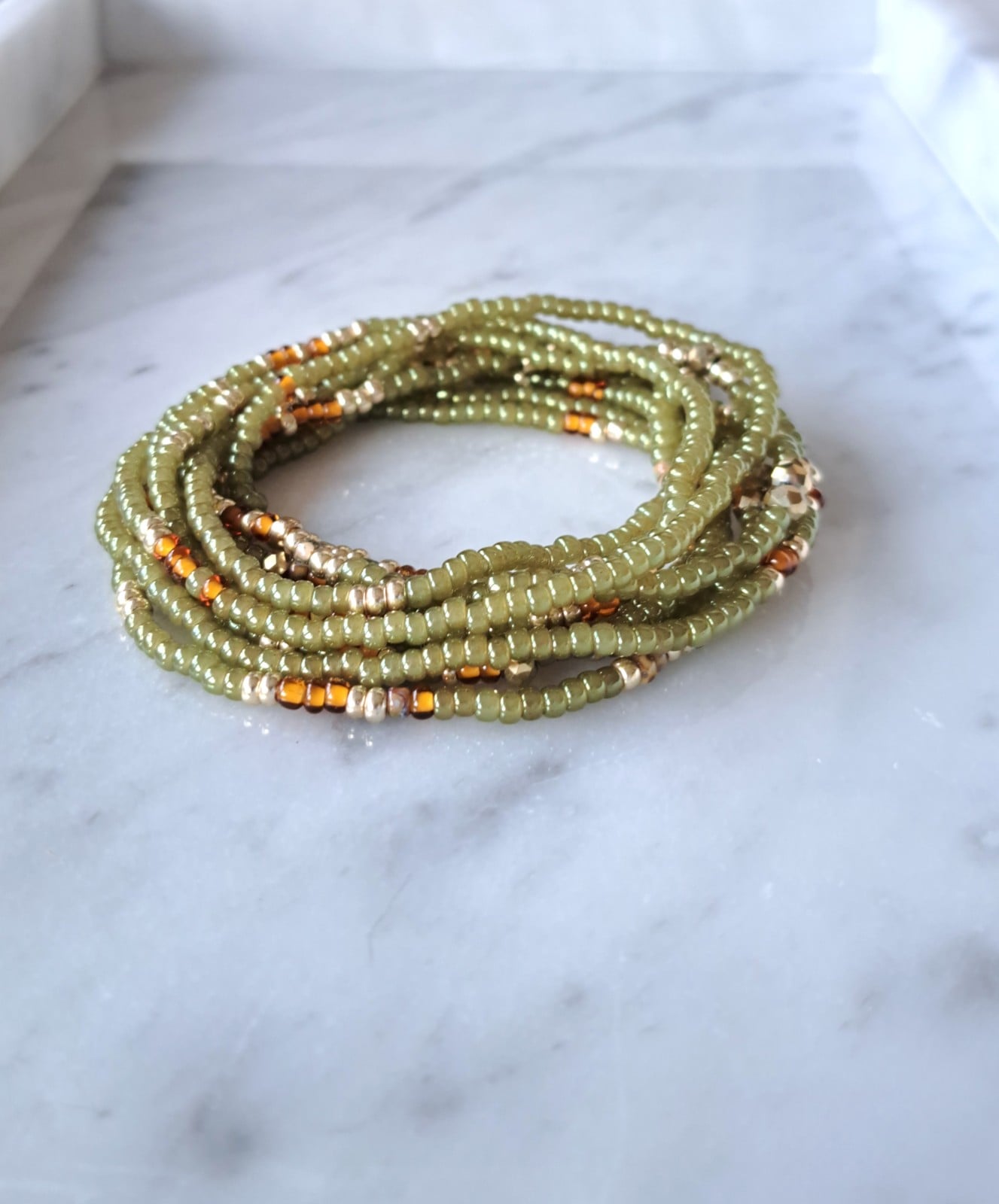 Ibizastyle wikkelarmband met goudaccenten Light Sage