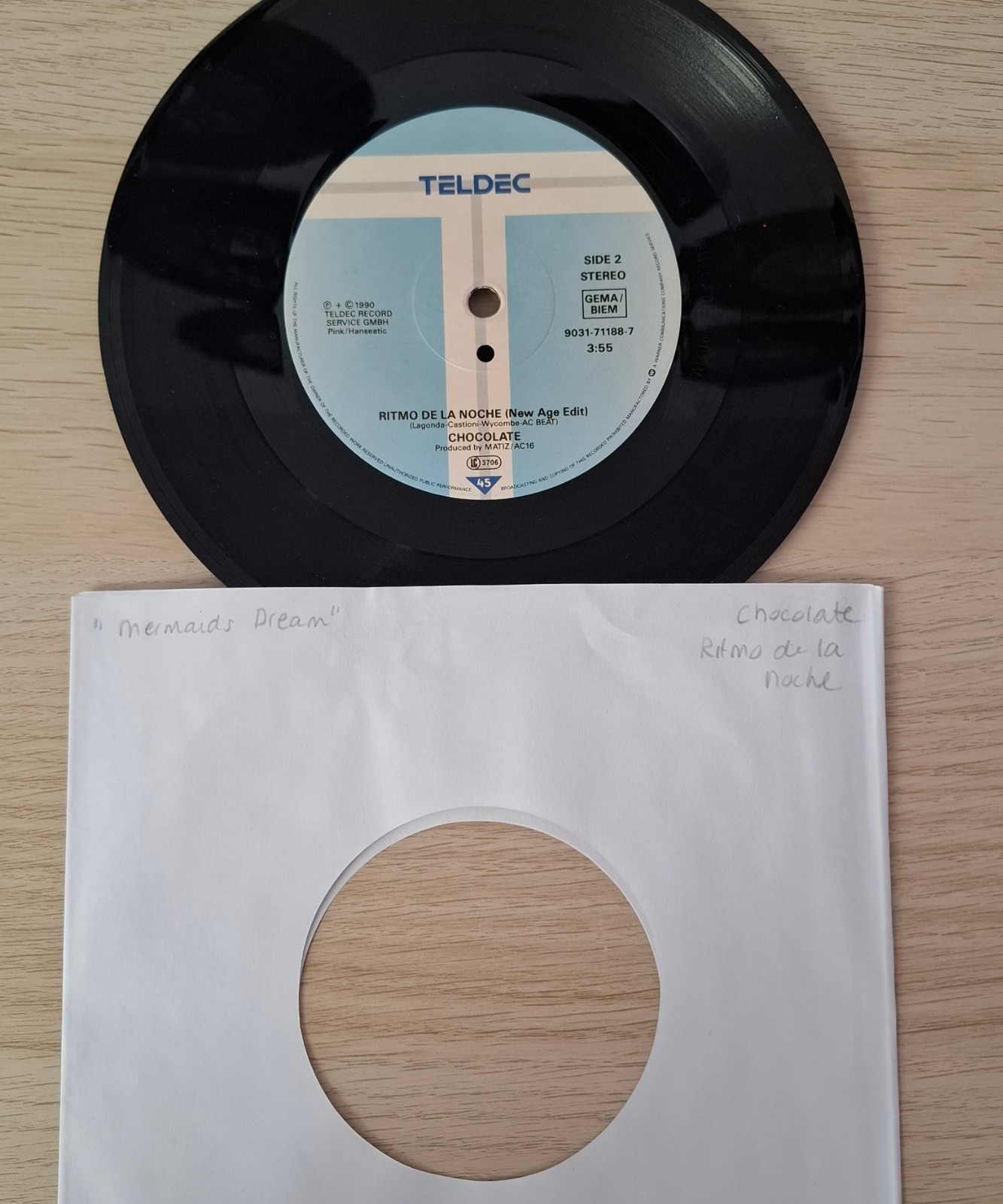 Kunst van vinyl: versierde LP 'Mermaids Dream' - 84562 Kunst van vinyl: versierde LP 'Mermaids Dream'