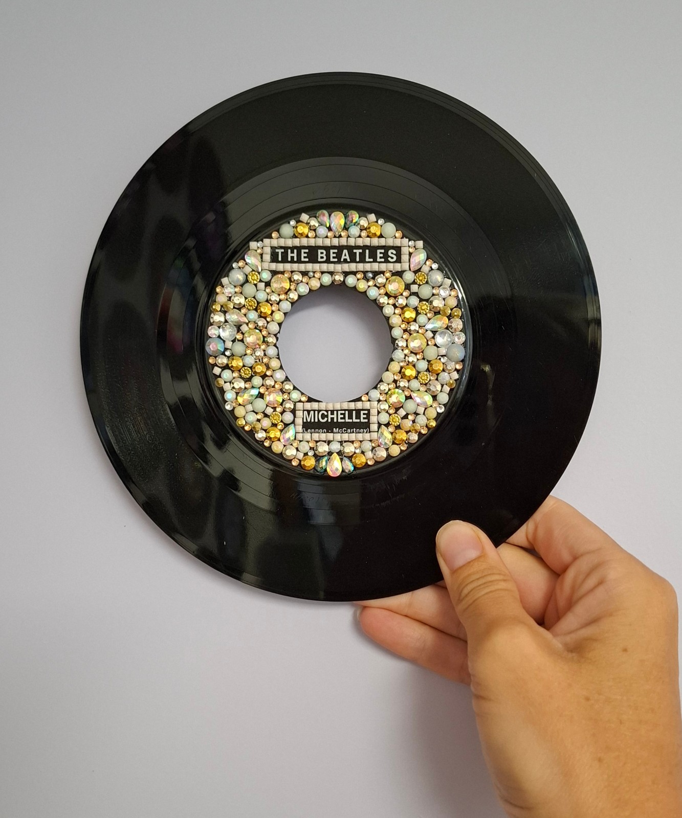 Kunst van vinyl: versierde LP 'Michelle'