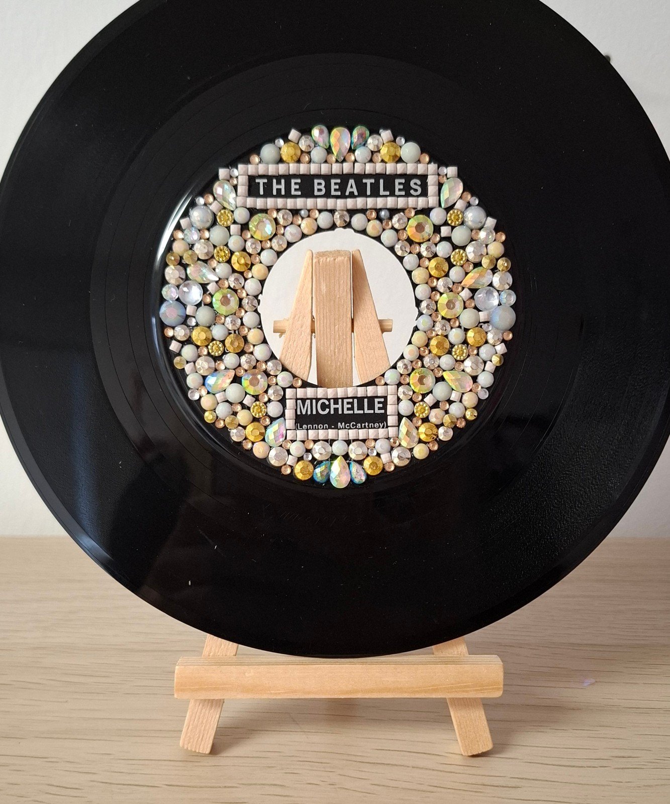 Kunst van vinyl: versierde LP 'Michelle'