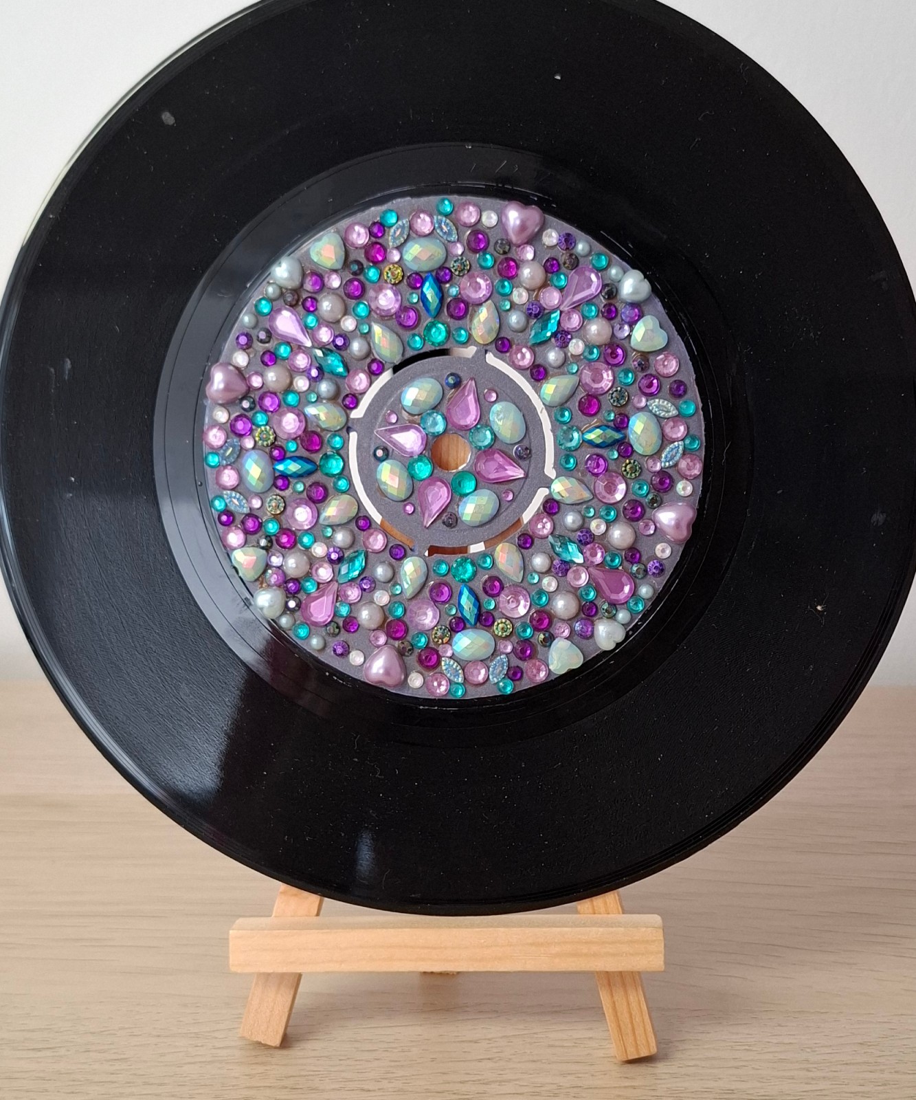 Kunst van vinyl: versierde LP 'Tout Turquoise' - 84755 Kunst van vinyl: versierde LP 'Tout Turquoise'