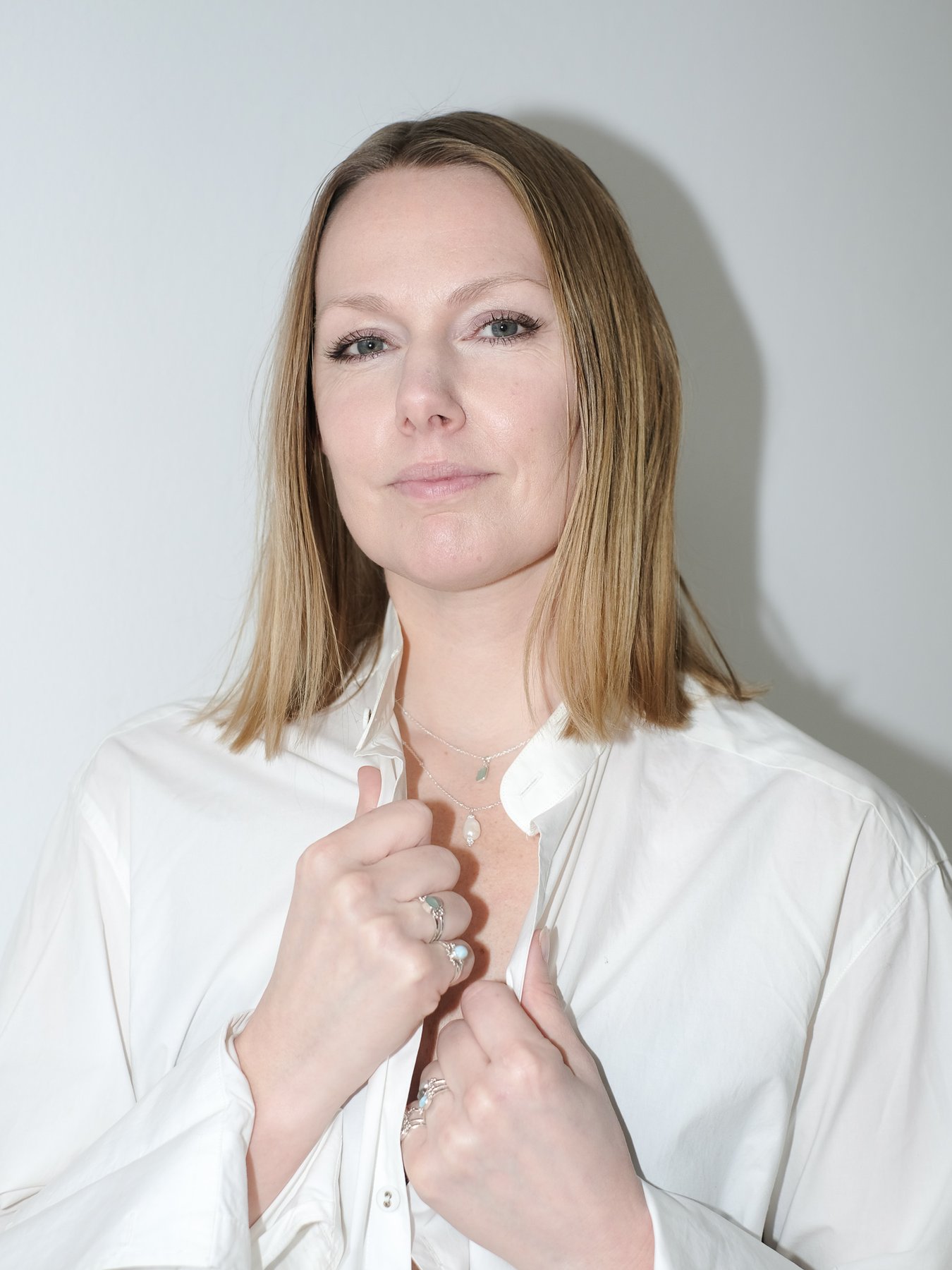 Larimar 6X8 Oval Triquetra Silver - 3732.jpeg Larimar 6X8 Oval Triquetra Silver