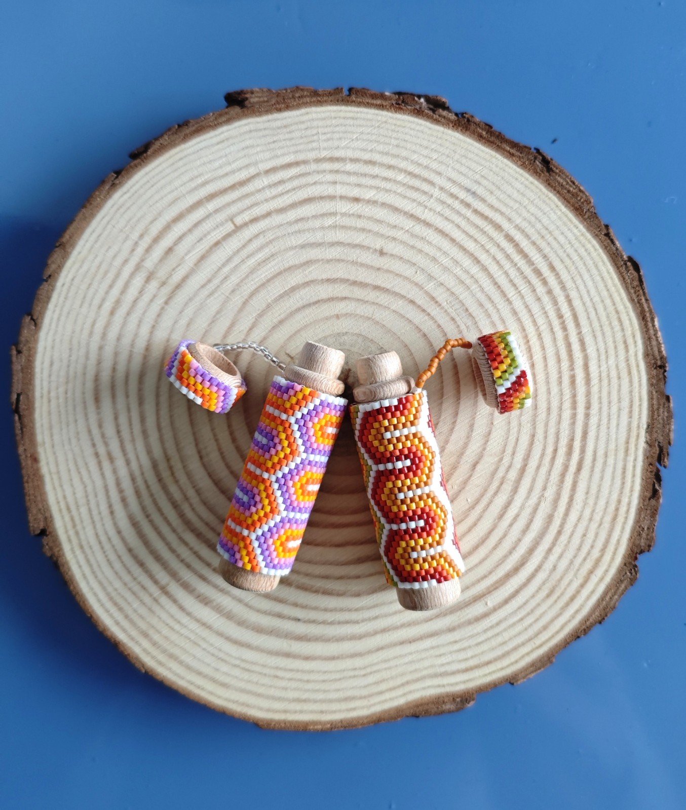 Houten naaldenkoker met kralen, 'retro vibes'