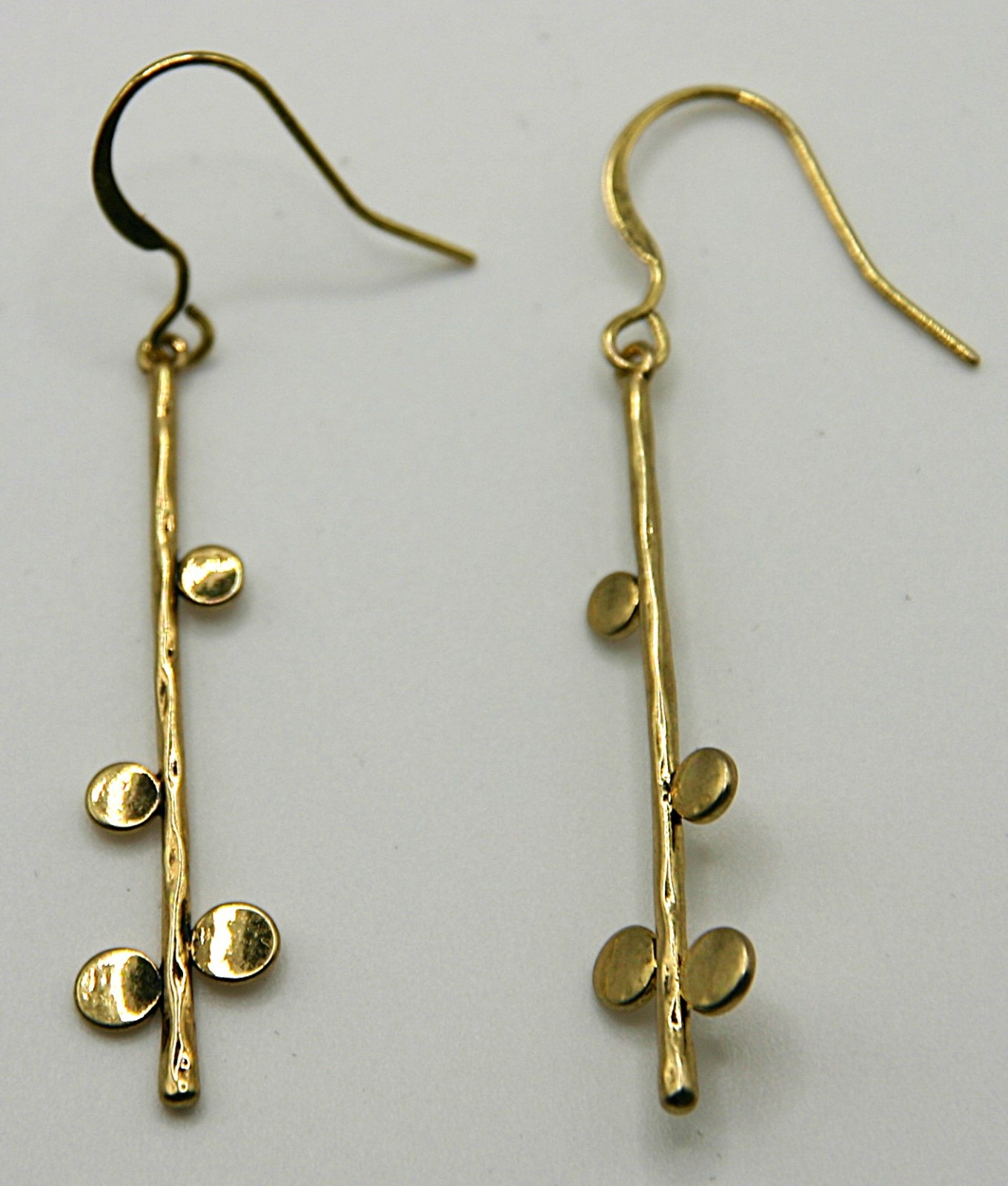 Petal Stick gouden oorbellen