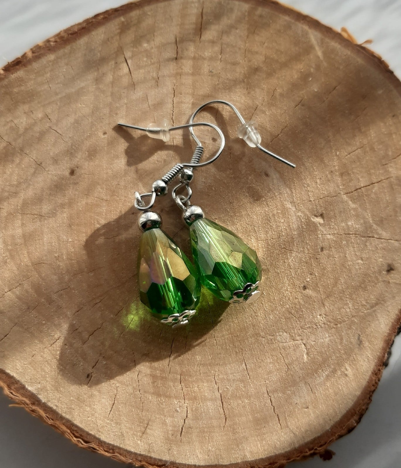 Unieke oorbellen: Groen: Handgemaakt met glazen kralen