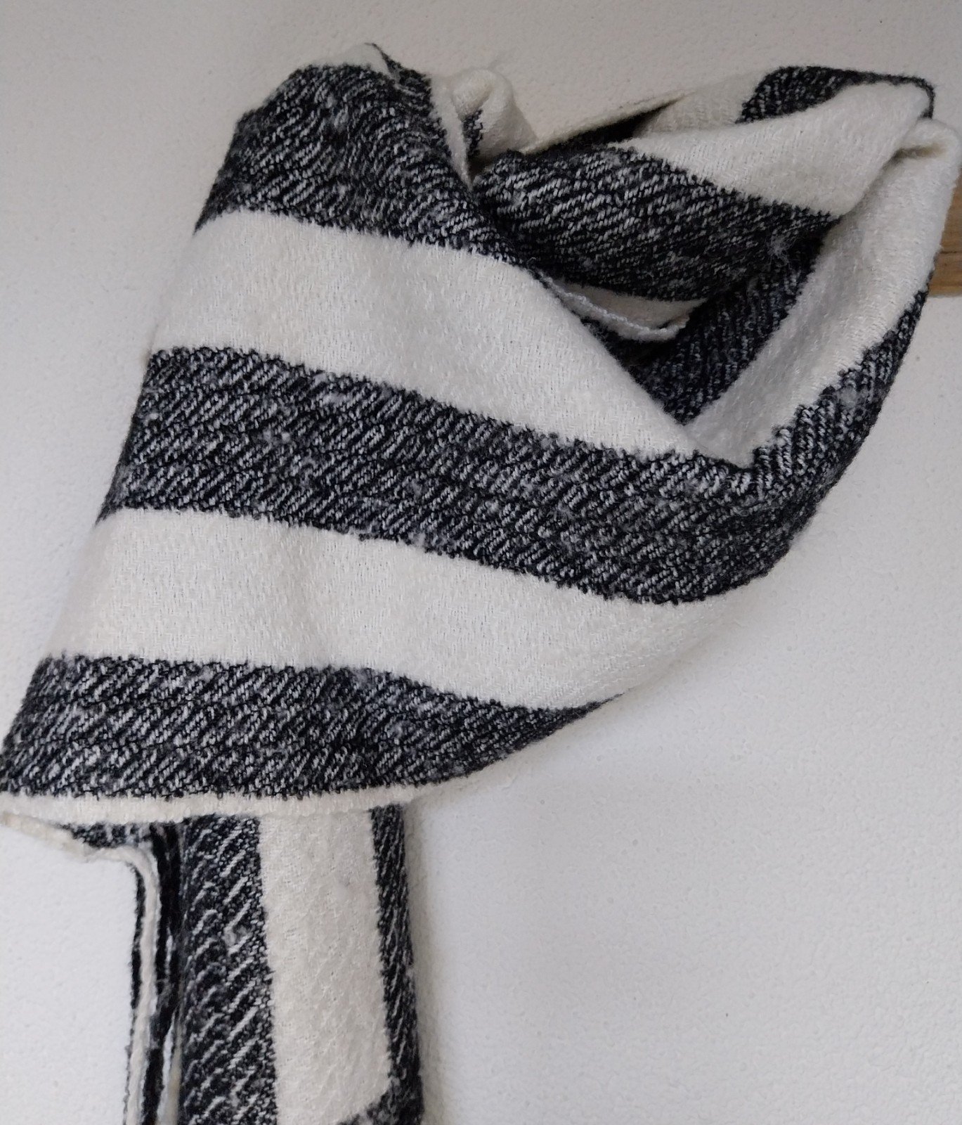 Handgeweven klassieke shawl – Tijdloos & Uniek