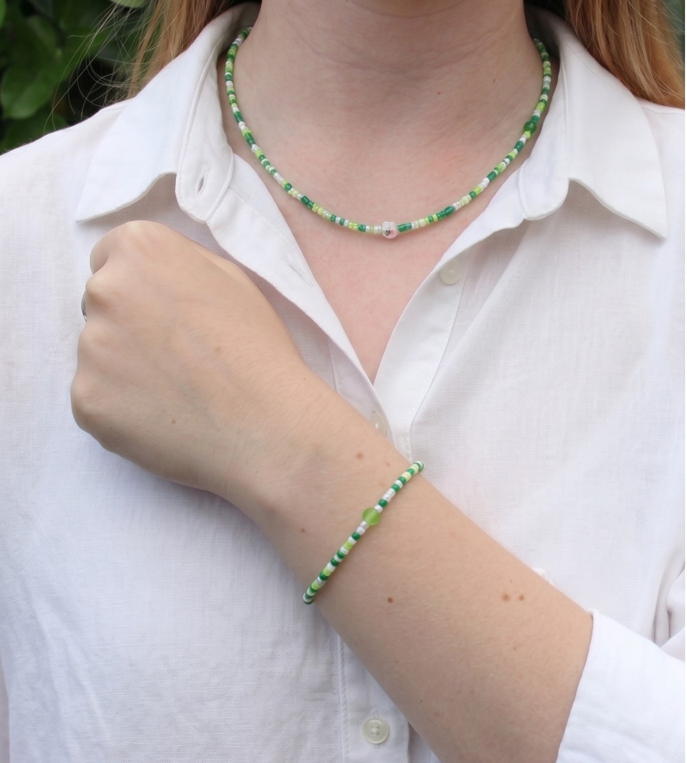 Set choker en armband rocailles blauw/geel/groen/wit/roze - 130406 Set choker en armband rocailles blauw/geel/groen/wit/roze