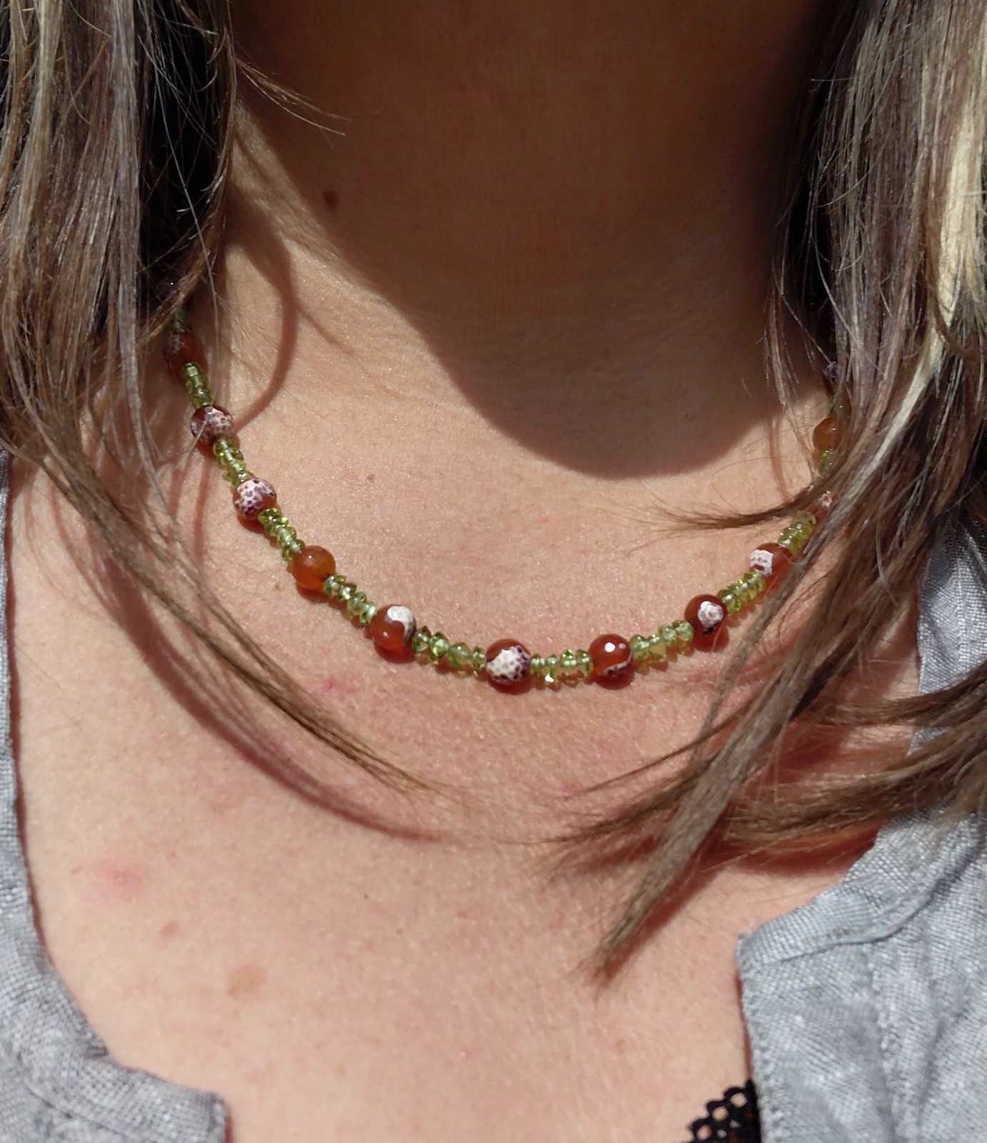 Honeymeadow: ketting van vuuragaat en olivijn