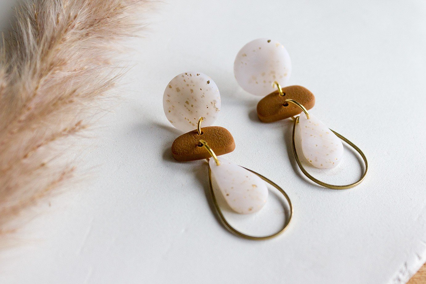 Jael | Handgemaakte Polymeer Klei Oorbellen voor Gevoelige Oren - 47390.jpeg Jael | Handgemaakte Polymeer Klei Oorbellen voor Gevoelige Oren