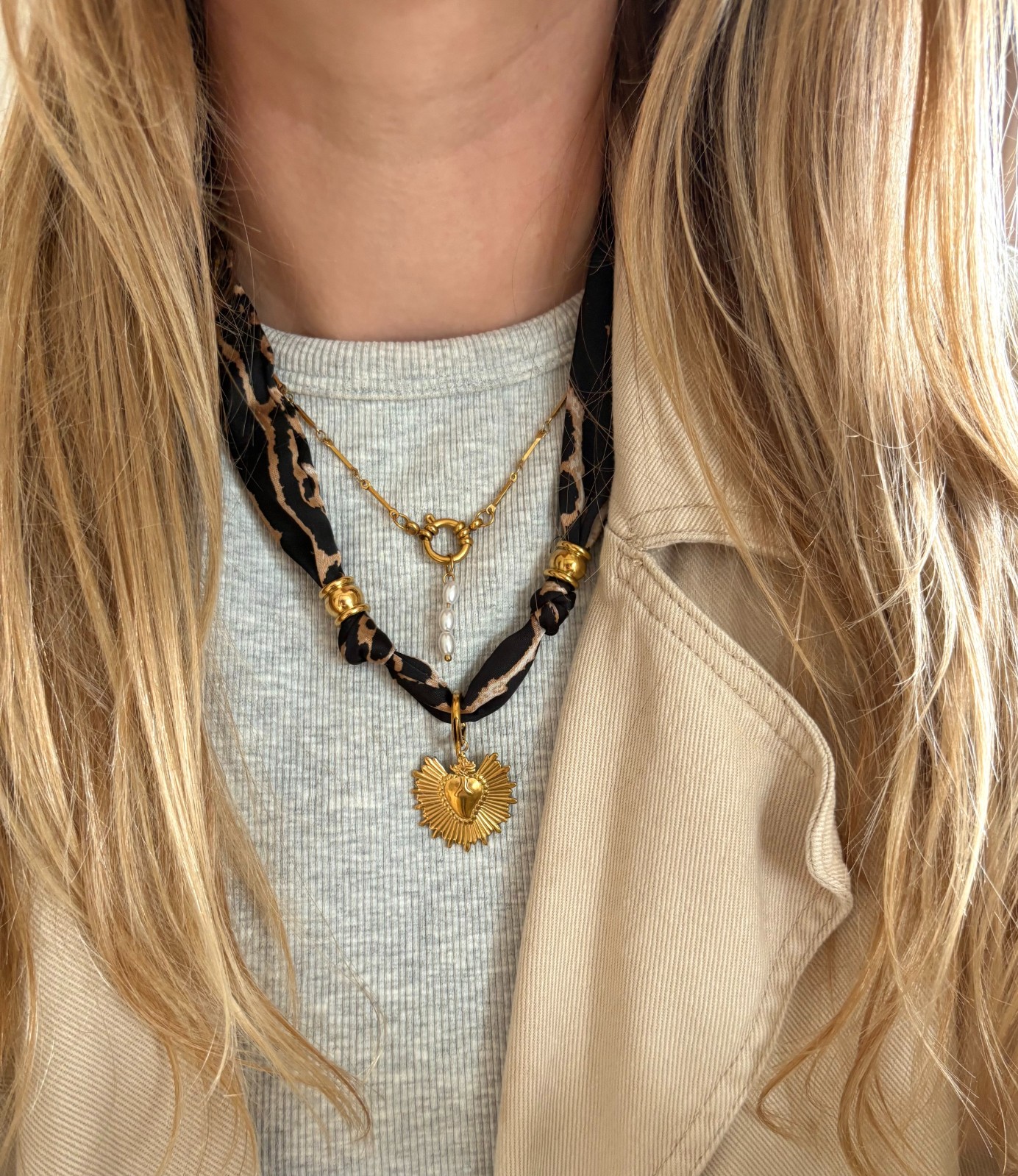 Stof ketting met panterprint en RVS bedel