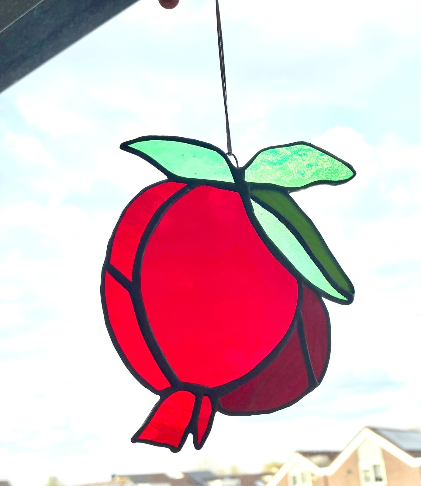 Granaatappel glas-in-lood suncatcher | Handgemaakte decoratie met Tiffany-techniek