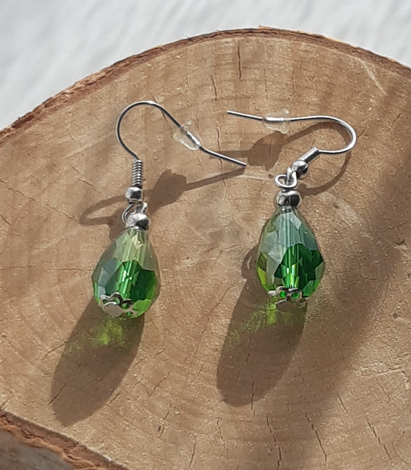 Unieke oorbellen: Groen: Handgemaakt met glazen kralen