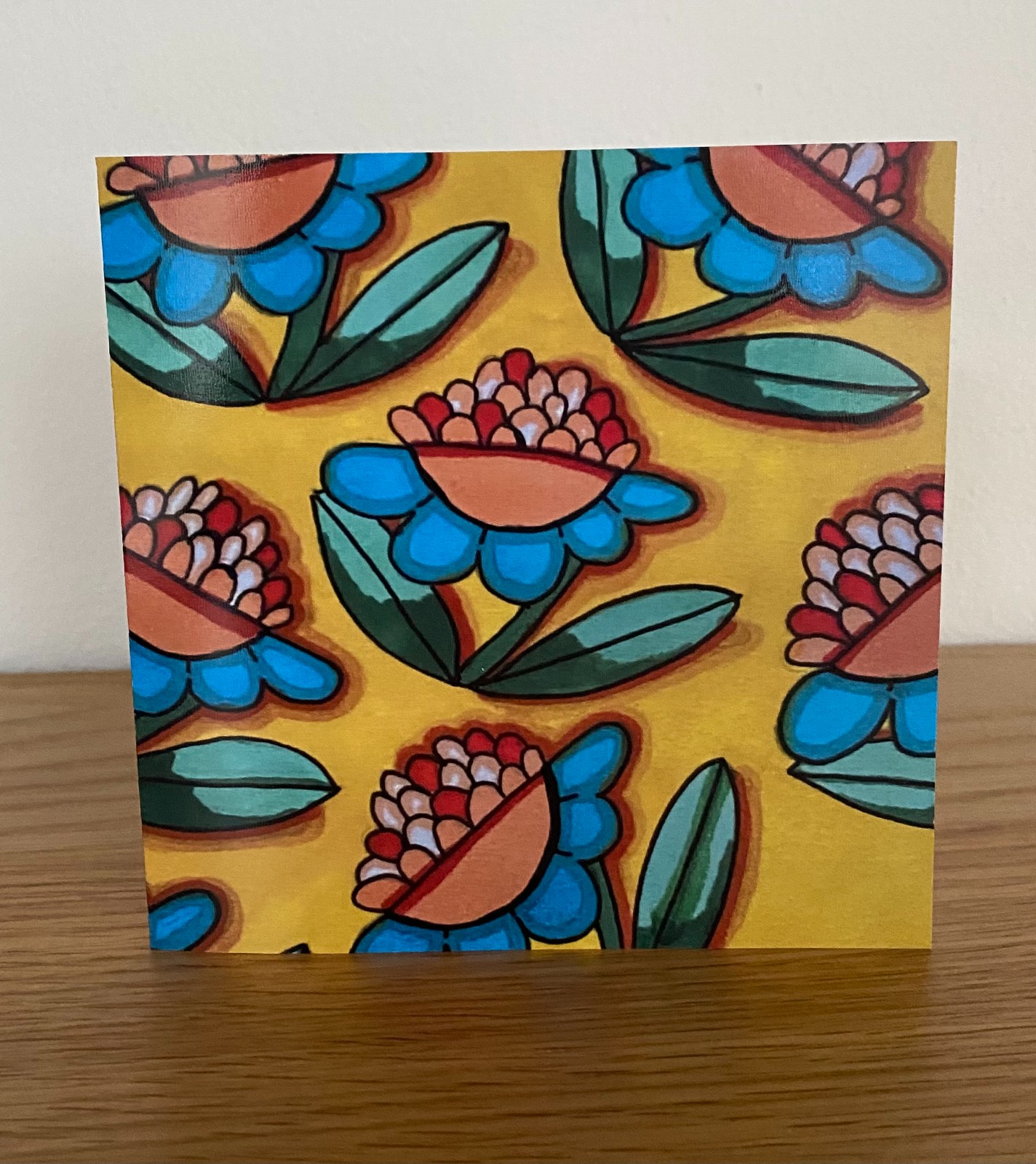 Tegel met vrolijk bloem motief - 113490 Tegel met vrolijk bloem motief