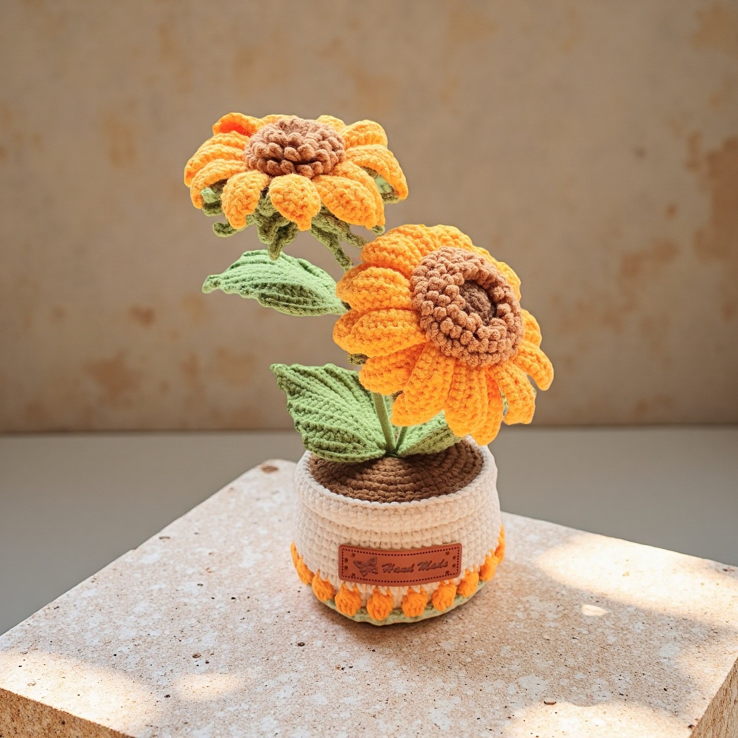 Gehaakte zonnebloem in sierpot – handgemaakt met luxe details